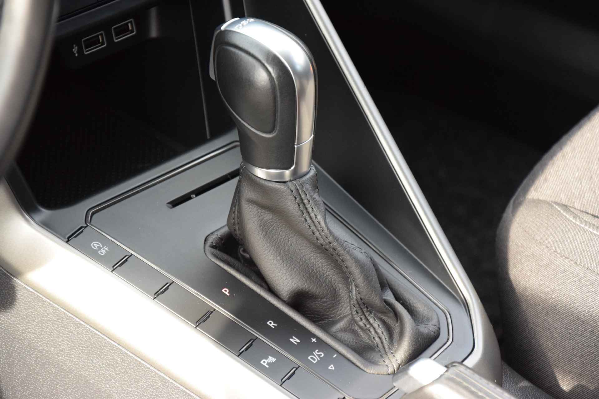Volkswagen Polo 1.0 TSI 96PK Comfortline Automaat DSG | NL-Auto | BOVAG Garantie | Navigatie | Parkeersensoren V&A | Adaptive Cruise Control | Apple Carplay/Android Auto | - 18/36