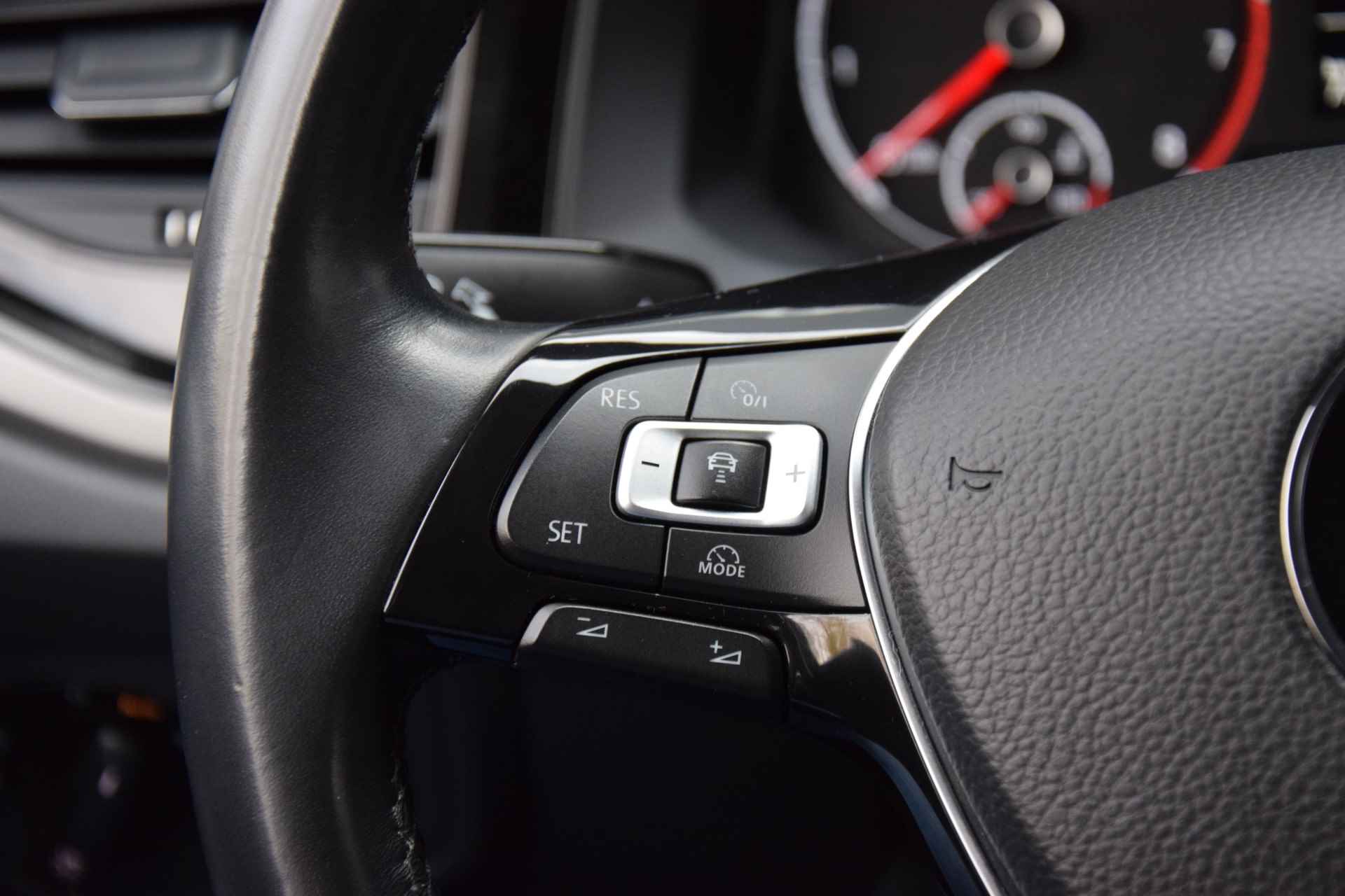 Volkswagen Polo 1.0 TSI 96PK Comfortline Automaat DSG | NL-Auto | BOVAG Garantie | Navigatie | Parkeersensoren V&A | Adaptive Cruise Control | Apple Carplay/Android Auto | - 25/36