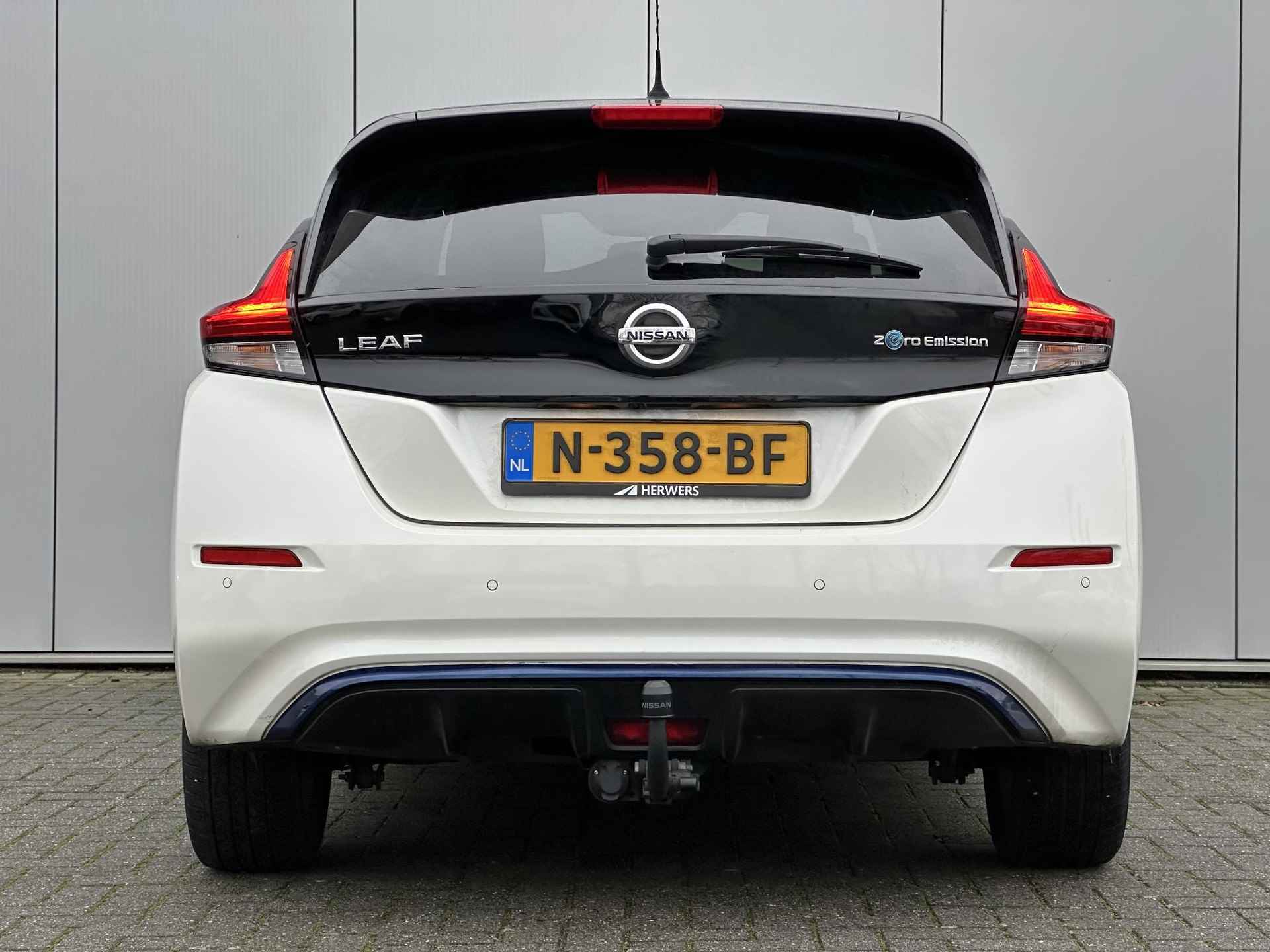 Nissan LEAF e+ N-Connecta 62 kWh / 385 KM WLTP / Navigatie / Fietsendragerhaak / 360 Camera / Stoelverwarming Voor + Achter / Climate & Cruise Control / - 21/44