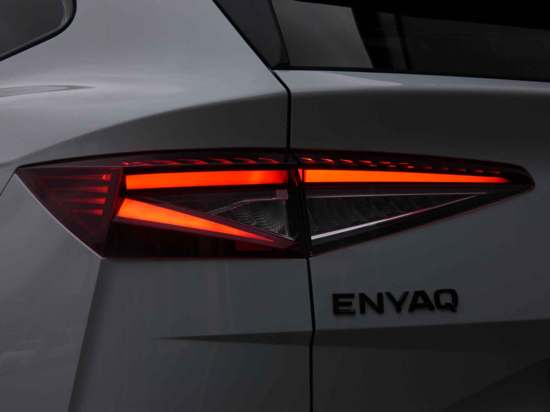 Škoda Enyaq iV 60 Sportline | Adaptieve cruise | Stoelverwarming | Keyless | Matrix LED - 18/71