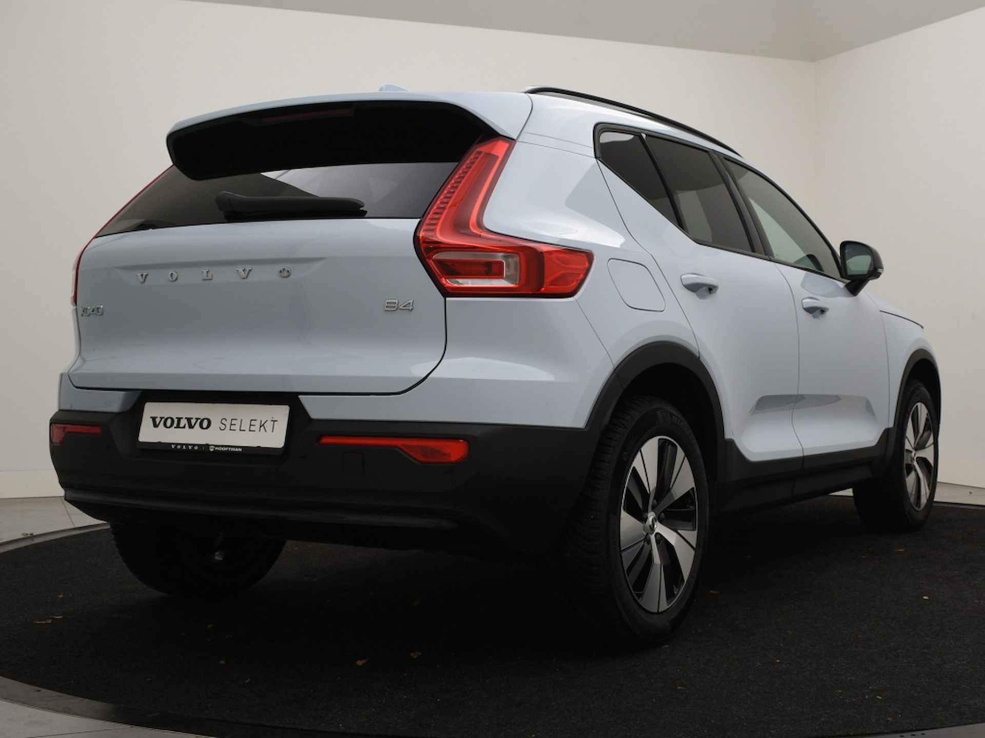 Volvo XC40 B4 AUT(7) PLUS DARK SCHUIFDAK CAMERA GOOGLE MAPS ACC BLIS - 4/36