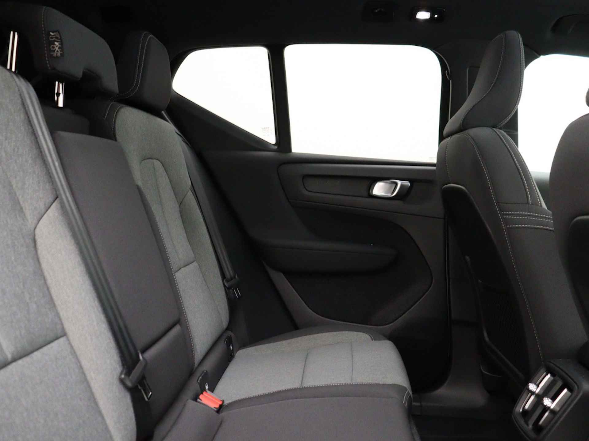 Volvo XC40 B4 AUT(7) PLUS DARK SCHUIFDAK CAMERA GOOGLE MAPS ACC BLIS - 34/36