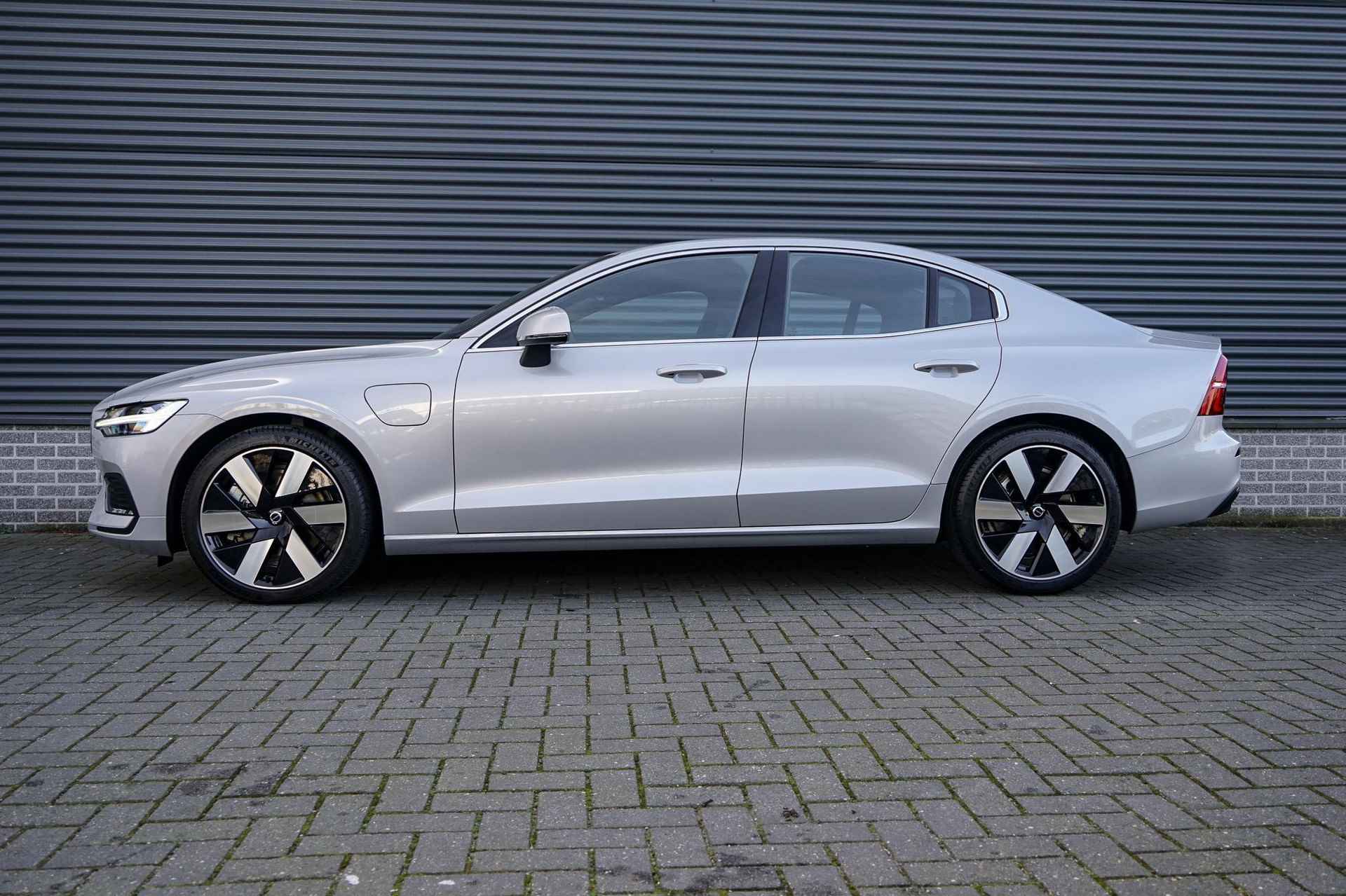 Volvo S60 2.0 Recharge T6 AWD Plus Bright | Harman/kardon audio | Pilot assist | Dode hoek detectie - 7/27