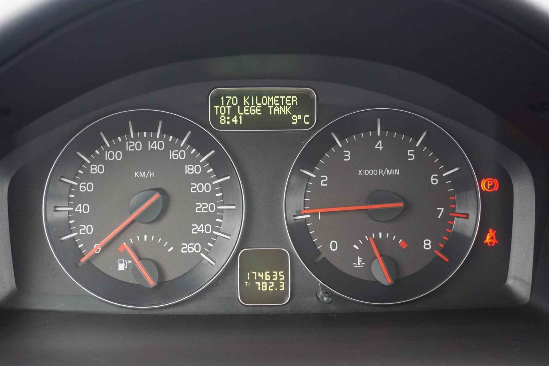 Volvo V50 2.0 145pk SPORT | Trekhaak | Climate control | cruise Control | parkeersensoren achter | High performance audio | Regen sensor | Dealer onderhouden | - 18/29