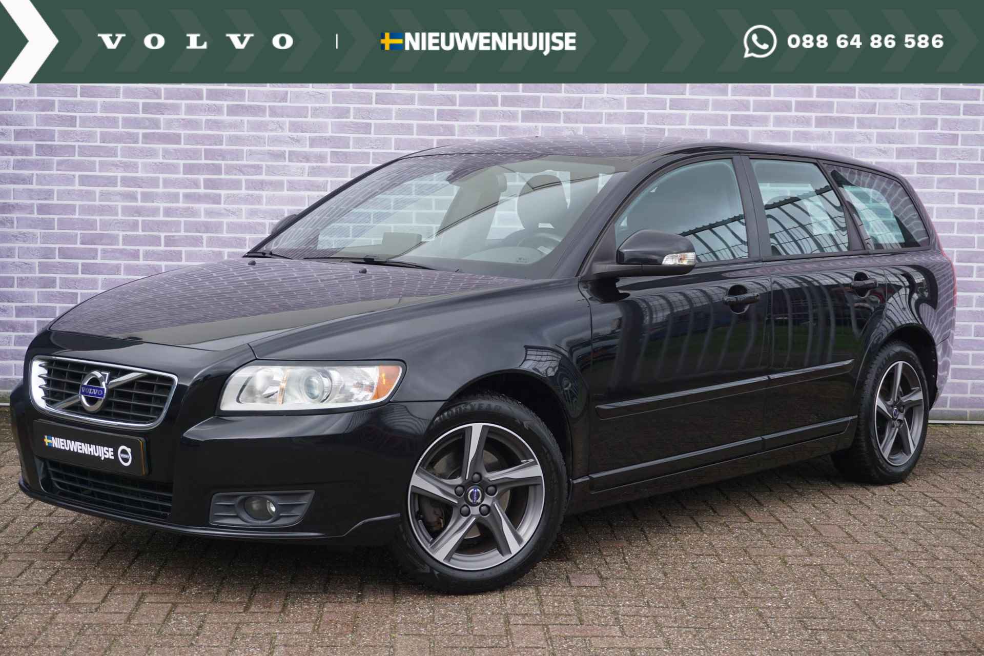 Volvo V50 2.0 145pk SPORT | Trekhaak | Climate control | cruise Control | parkeersensoren achter | High performance audio | Regen sensor | Dealer onderhouden | - 1/29