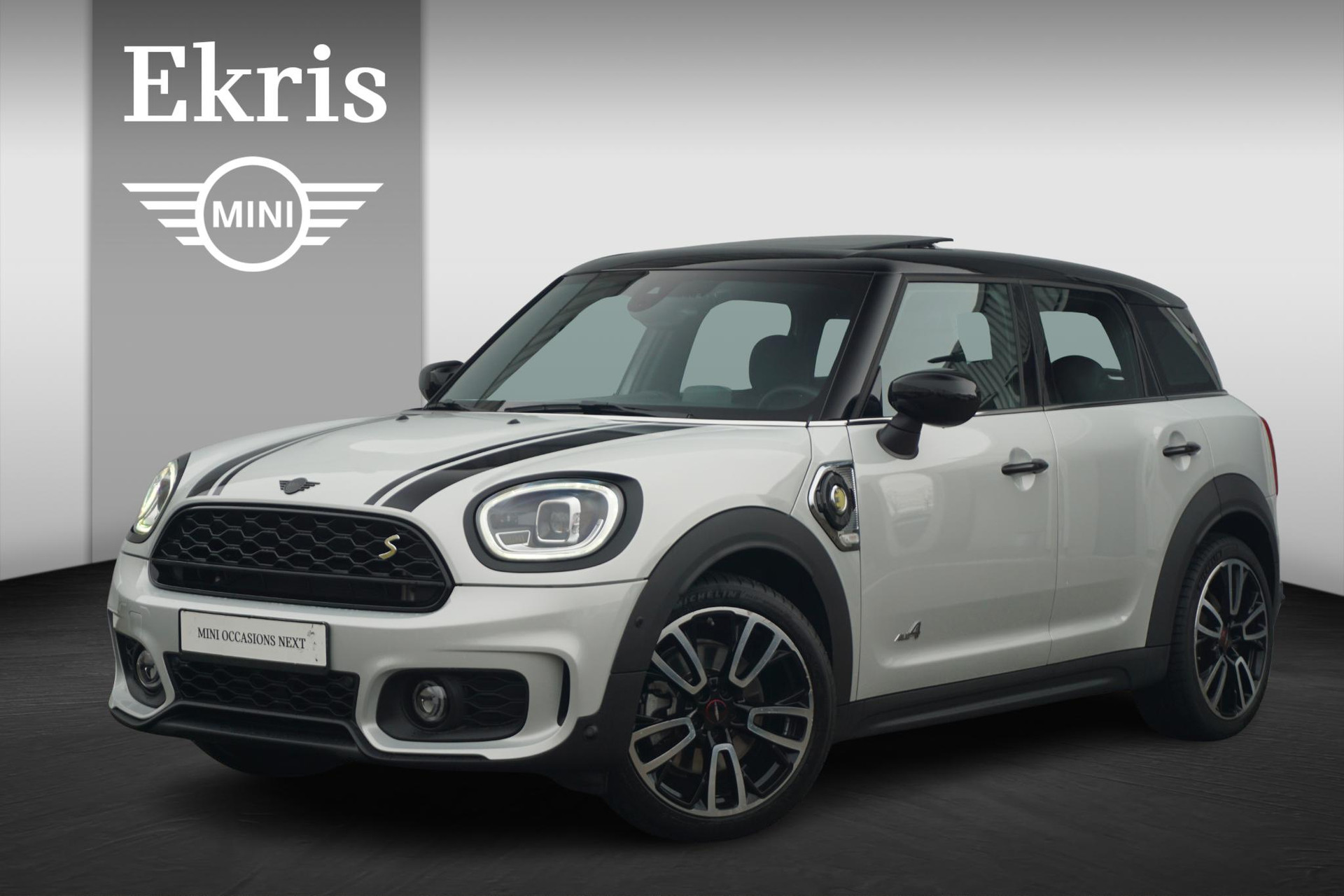 Mini Countryman Cooper SE ALL4 John Cooper Works / Panoramadak / 19'' LM Velgen / Head- Up Display