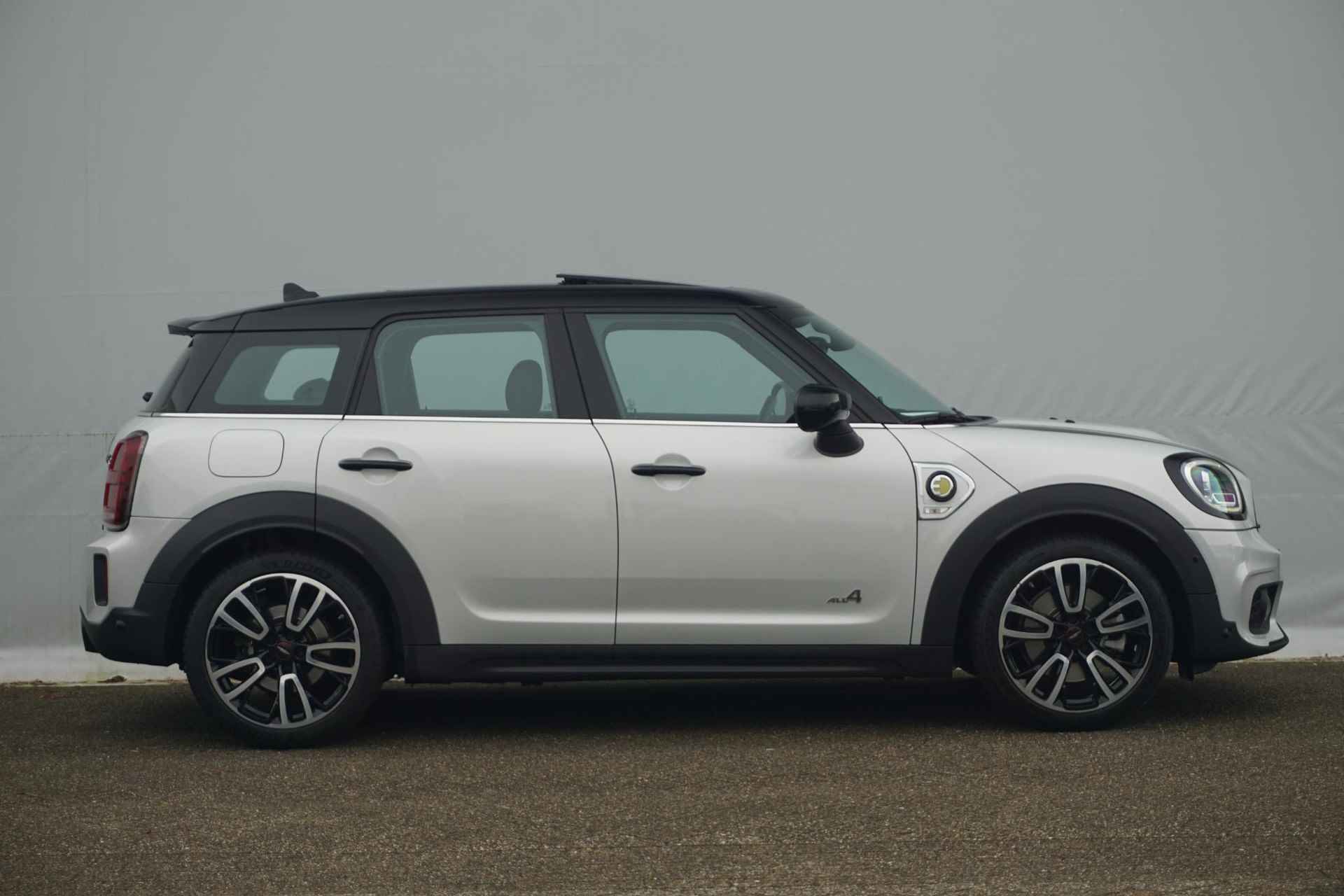 Mini Countryman Cooper SE ALL4 John Cooper Works / Panoramadak / 19'' LM Velgen / Head- Up Display - 4/31