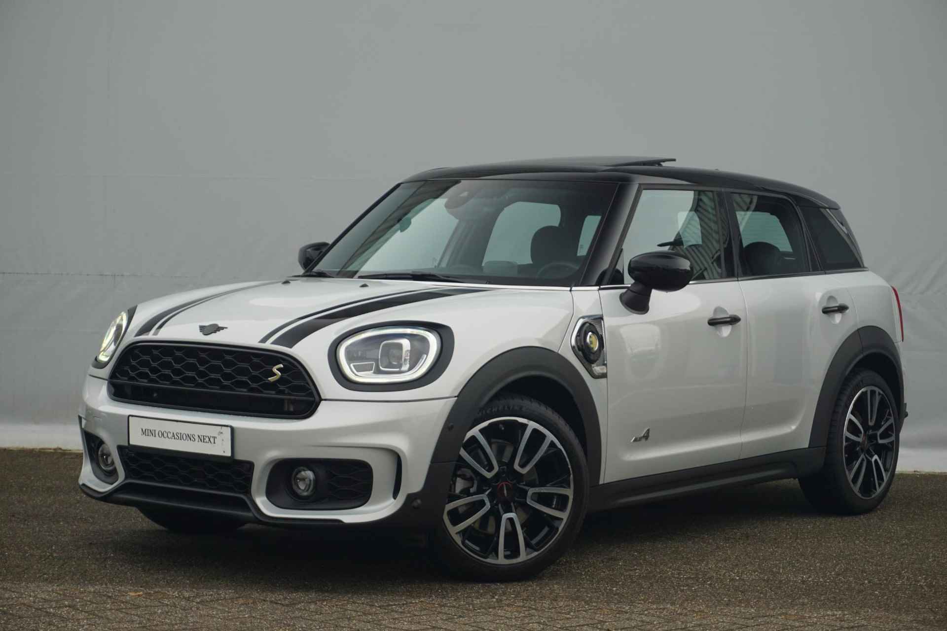 Mini Countryman Cooper SE ALL4 John Cooper Works / Panoramadak / 19'' LM Velgen / Head- Up Display - 31/31