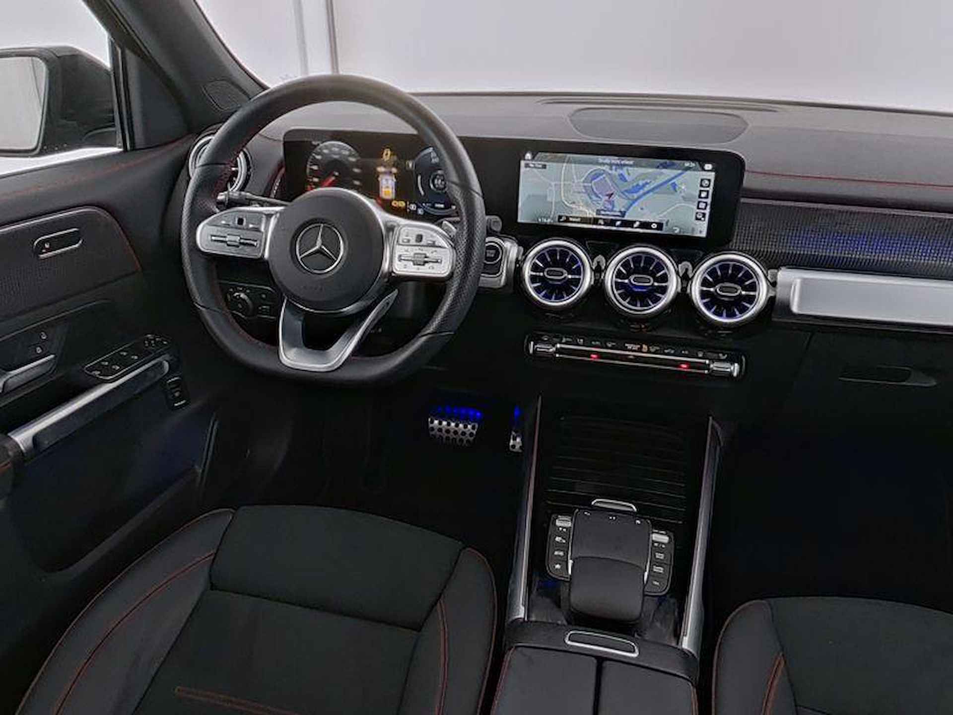 Mercedes-Benz EQB 250 AMG Line 67 kWh / AMG/ Panoramadak/ Night/ 20 inch/ Adaptief onderstel - 5/11