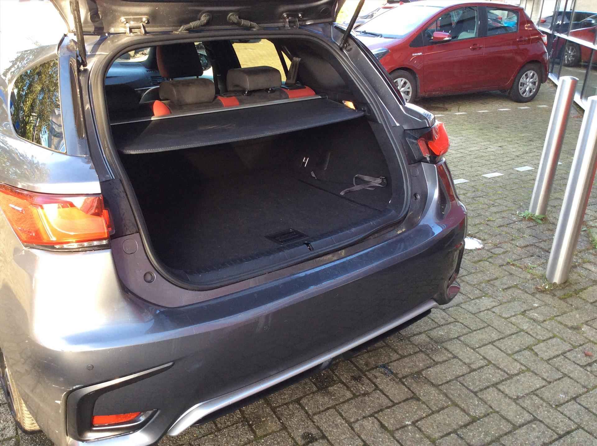 LEXUS Ct 200h Hybrid 136pk E-CVT Sport Edition - 6/16