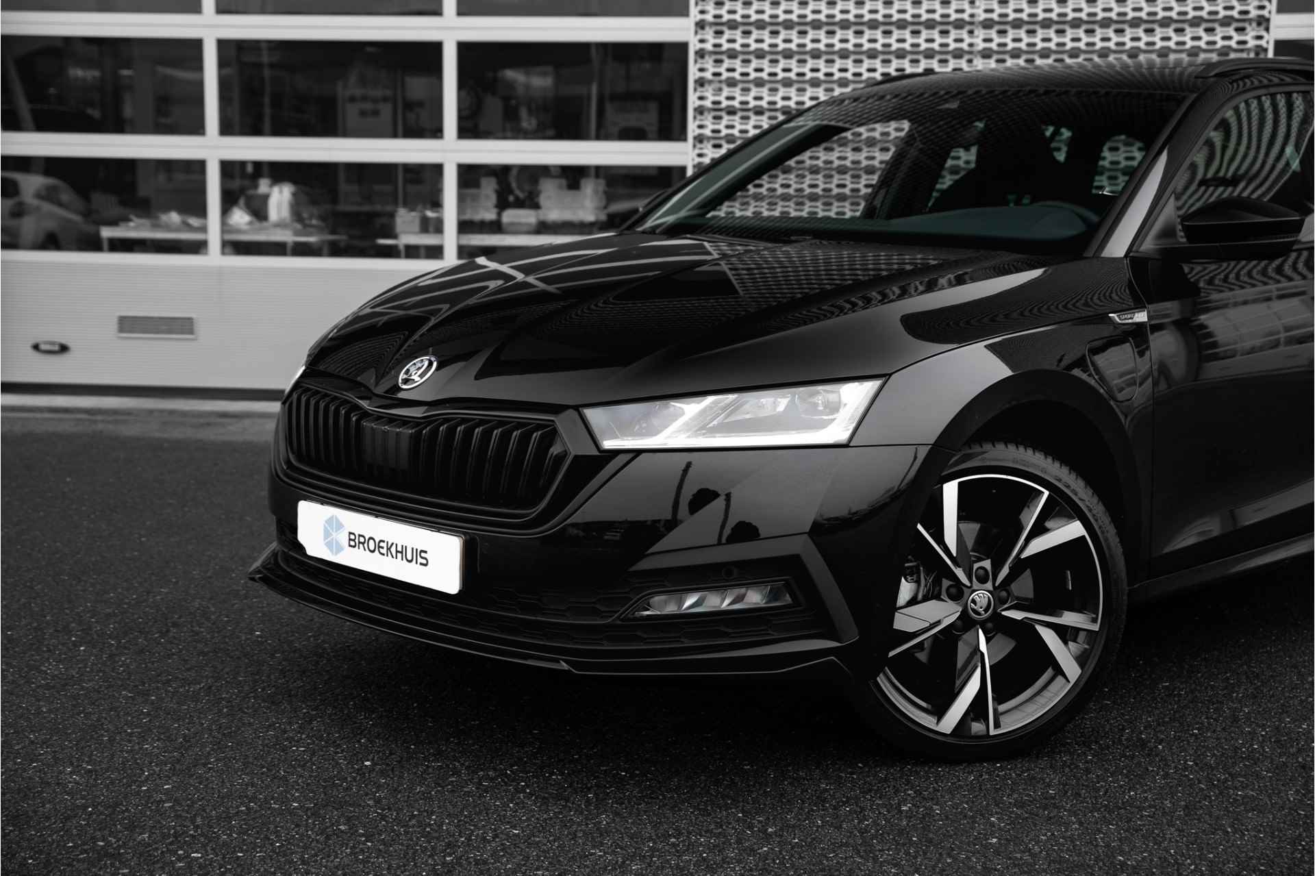 Škoda Octavia Combi 1.4 TSI iV PHEV Sportline Business | Panoramadak | Adapt Cruise | Carplay | Navigatie - 19/29