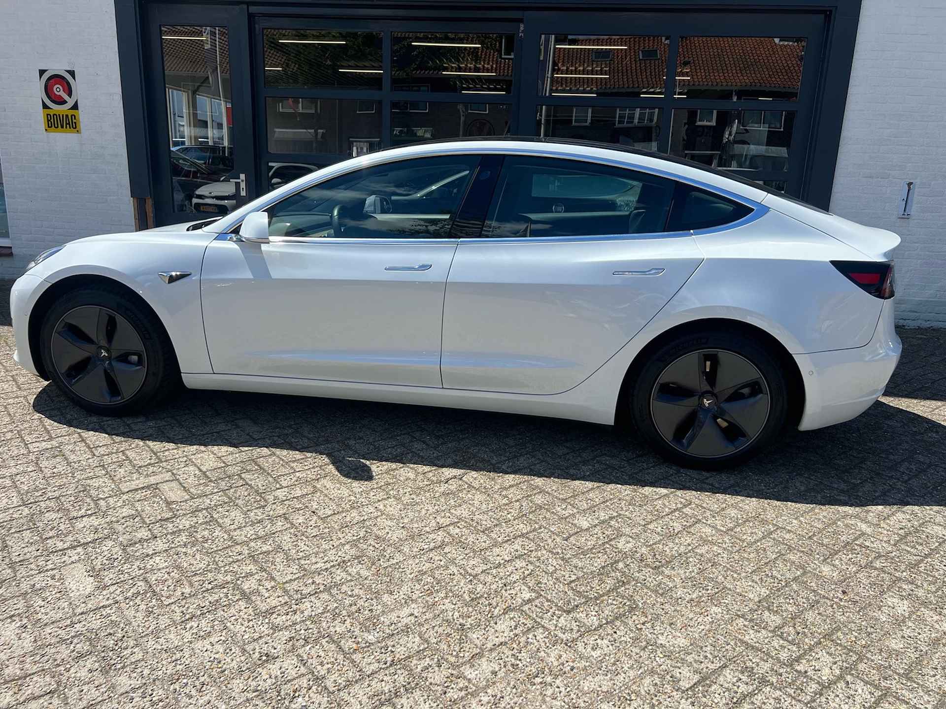 Tesla Model 3 Standard RWD Plus 60 kWh | Panorama dak | Leer | - 17/31