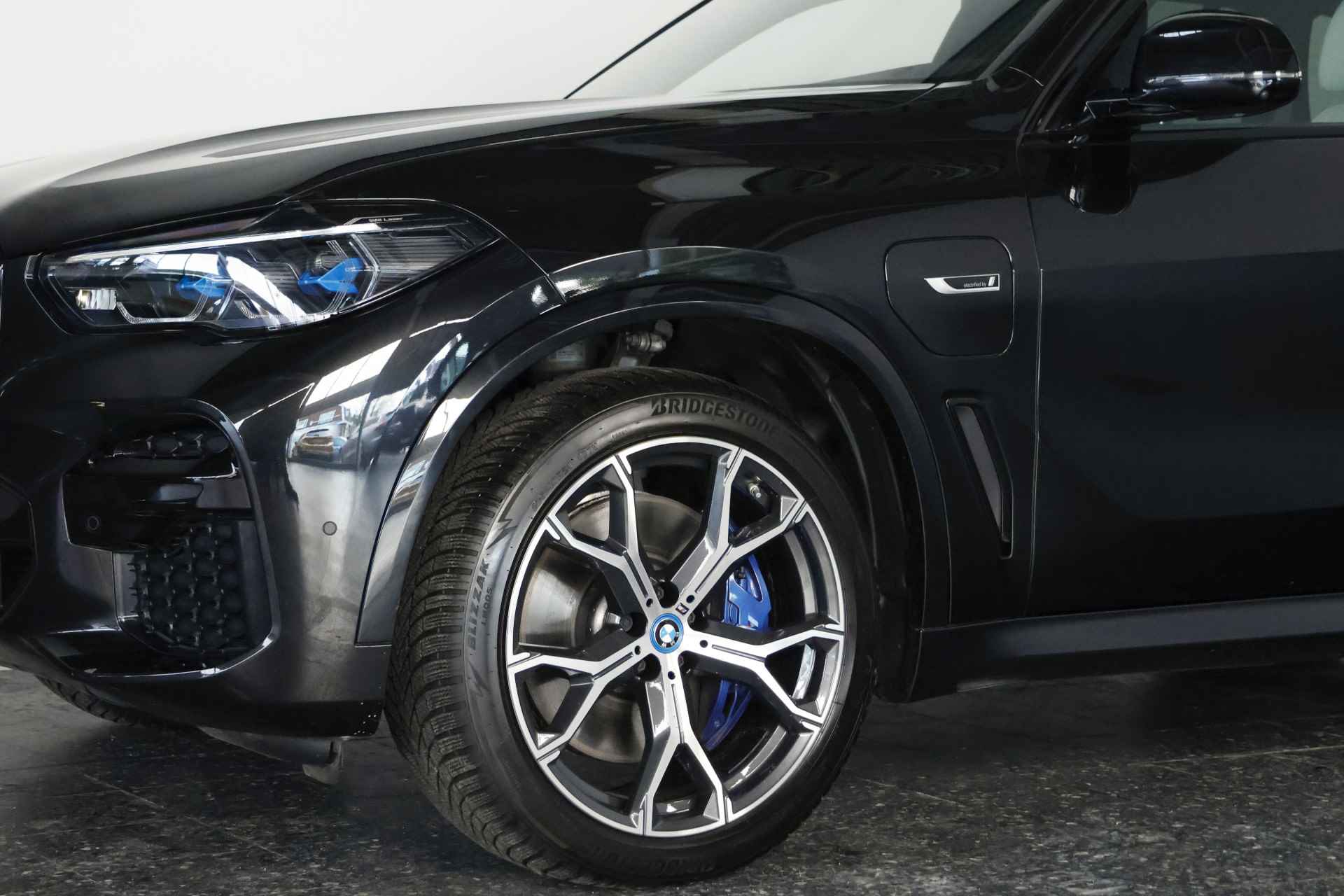 BMW X5 xDrive45e M-Sport / Sky Lounge Opendak /  HUD / HarmanKardon / Pilot assist - 50/51