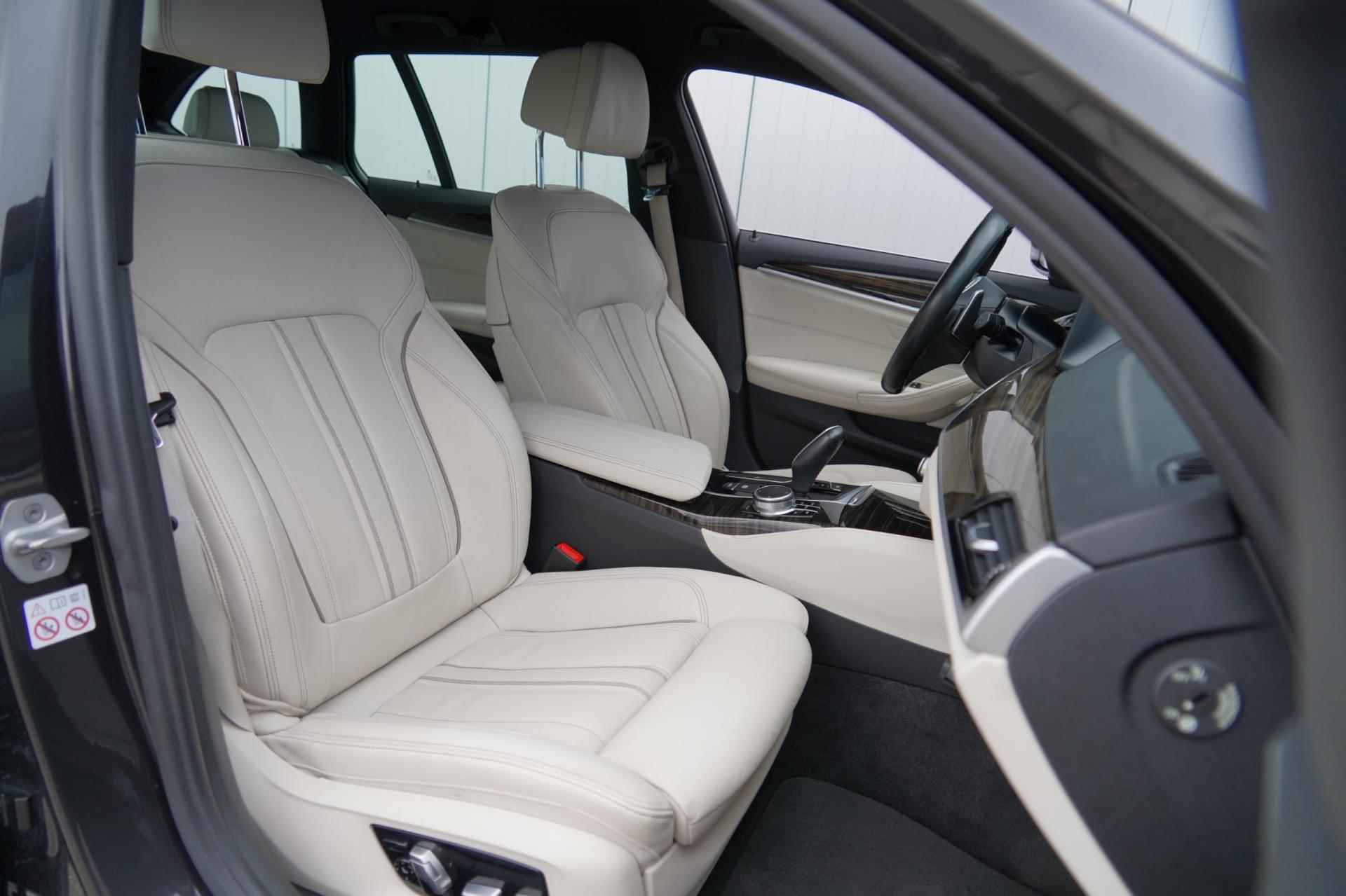BMW 5-serie Touring 520i High Executive / M-Sport / Facelift model / Sportstoelen / Trekhaak / Elek. Klep - 6/39