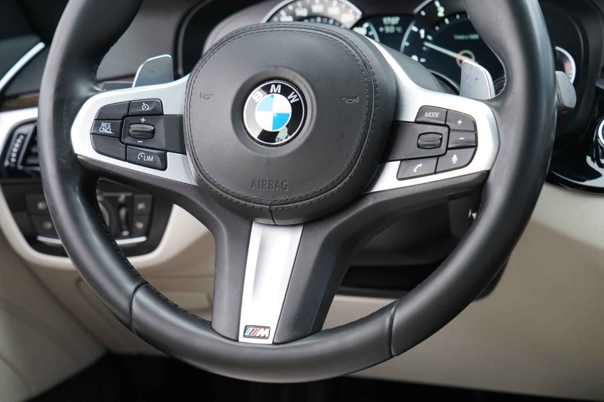 BMW 5-serie Touring 520i High Executive / M-Sport / Facelift model / Sportstoelen / Trekhaak / Elek. Klep - 13/39