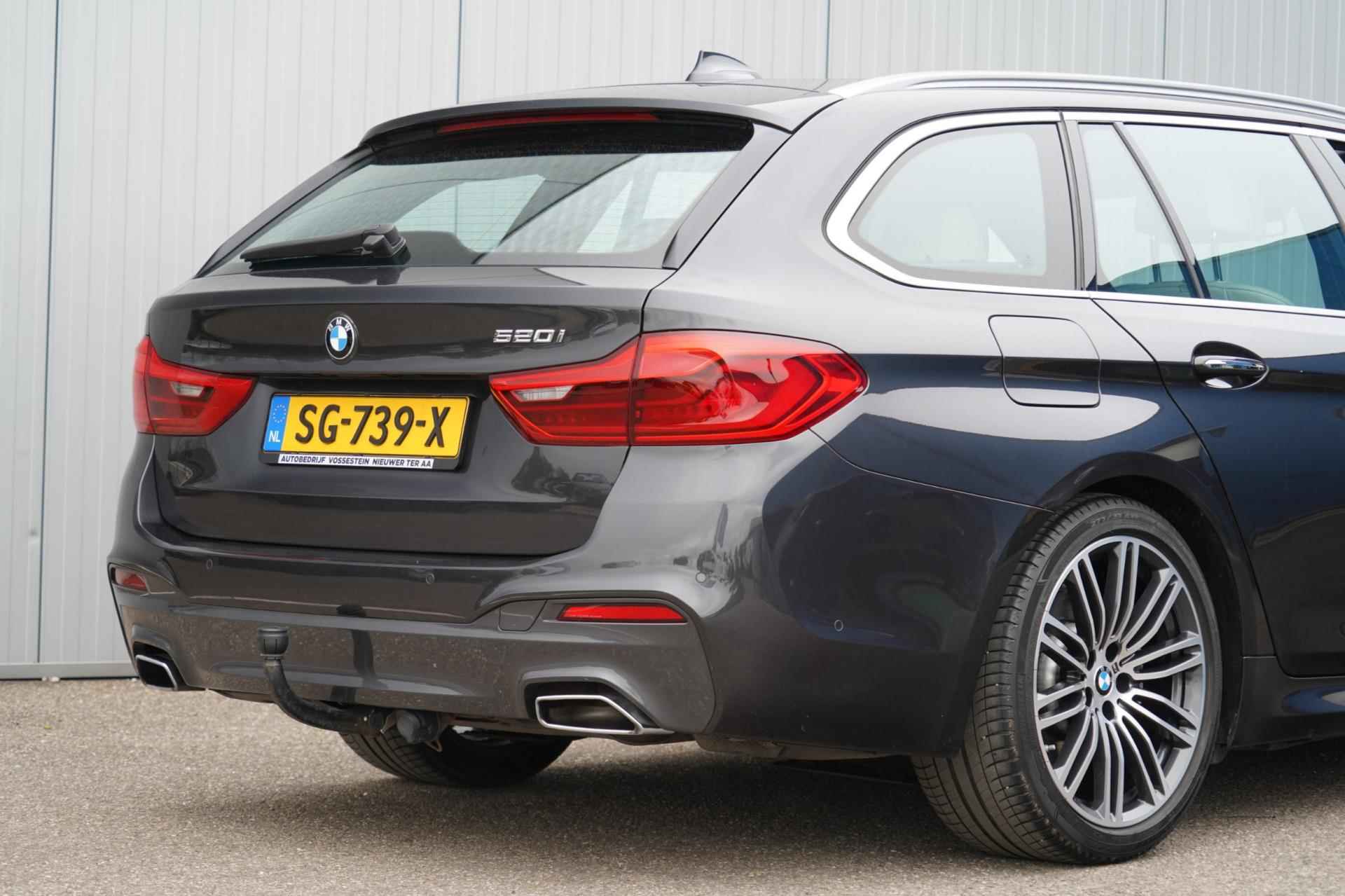 BMW 5-serie Touring 520i High Executive / M-Sport / Facelift model / Sportstoelen / Trekhaak / Elek. Klep - 28/39