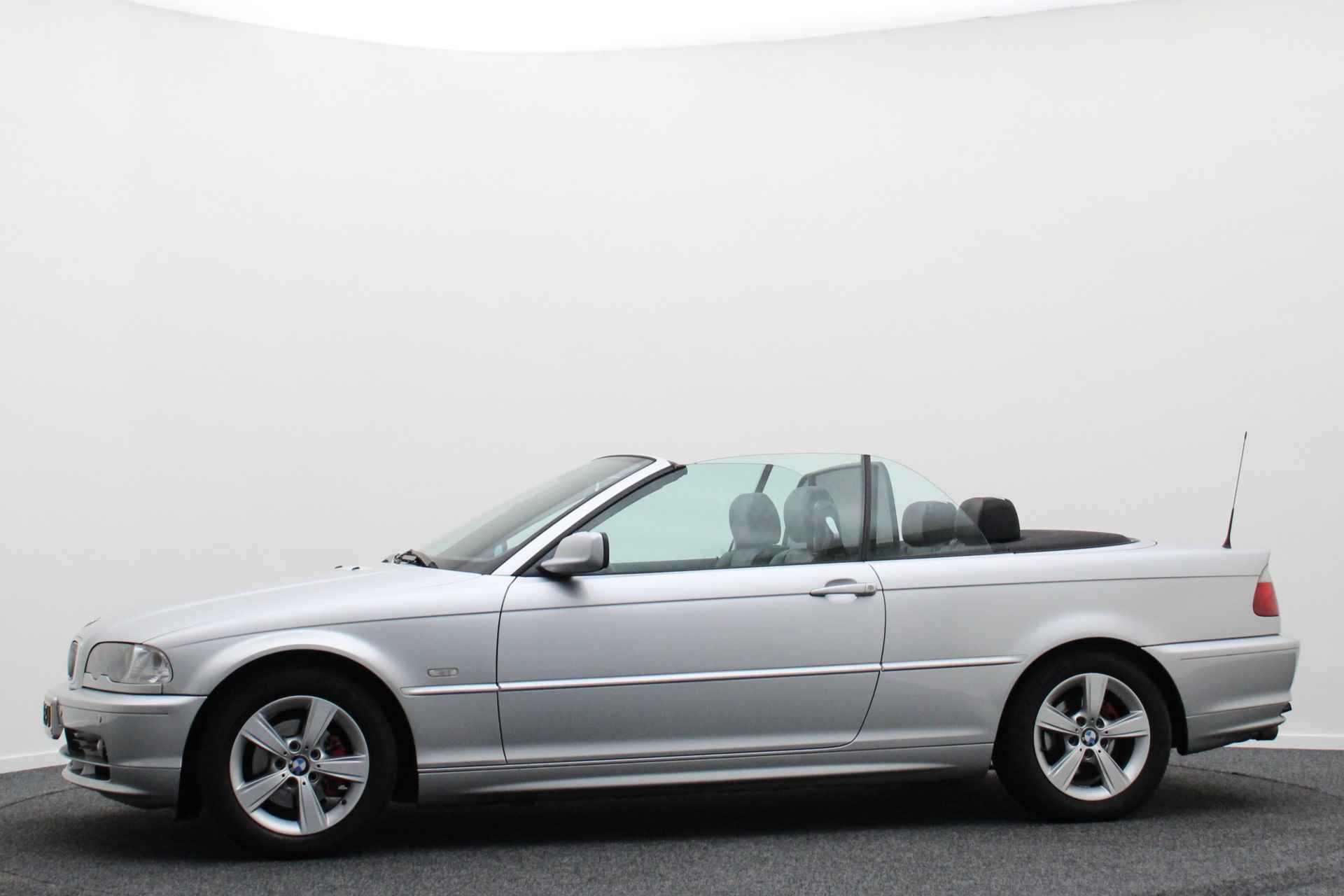 BMW 3 Serie Cabrio 318Ci Executive Leer, Climate, Elektrische Stoelen, Stoelverwarming, Bluetooth, PDC, 16'' - 8/39