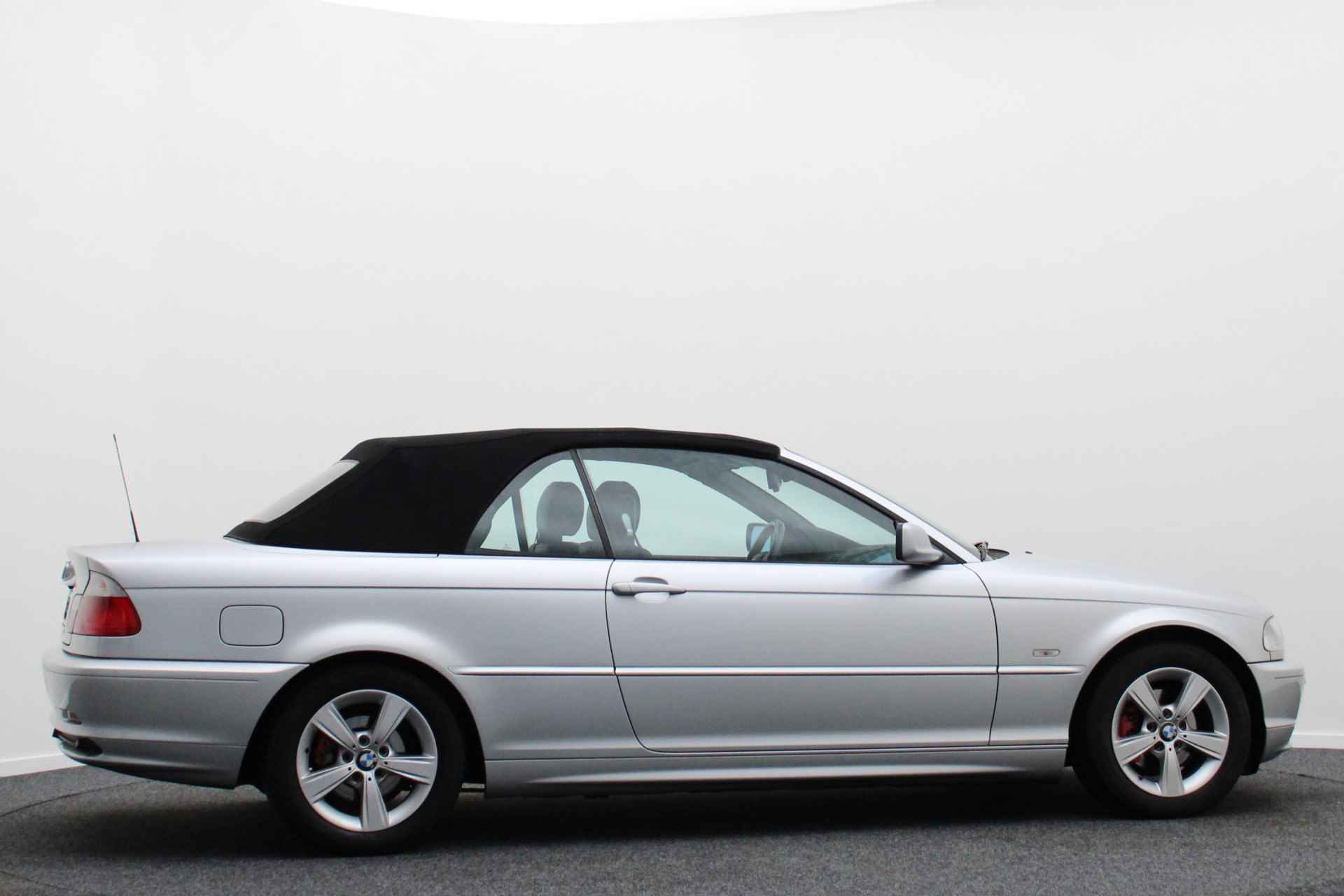 BMW 3 Serie Cabrio 318Ci Executive Leer, Climate, Elektrische Stoelen, Stoelverwarming, Bluetooth, PDC, 16'' - 9/39