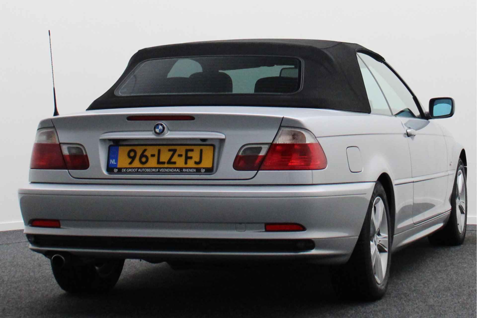 BMW 3 Serie Cabrio 318Ci Executive Leer, Climate, Elektrische Stoelen, Stoelverwarming, Bluetooth, PDC, 16'' - 19/39