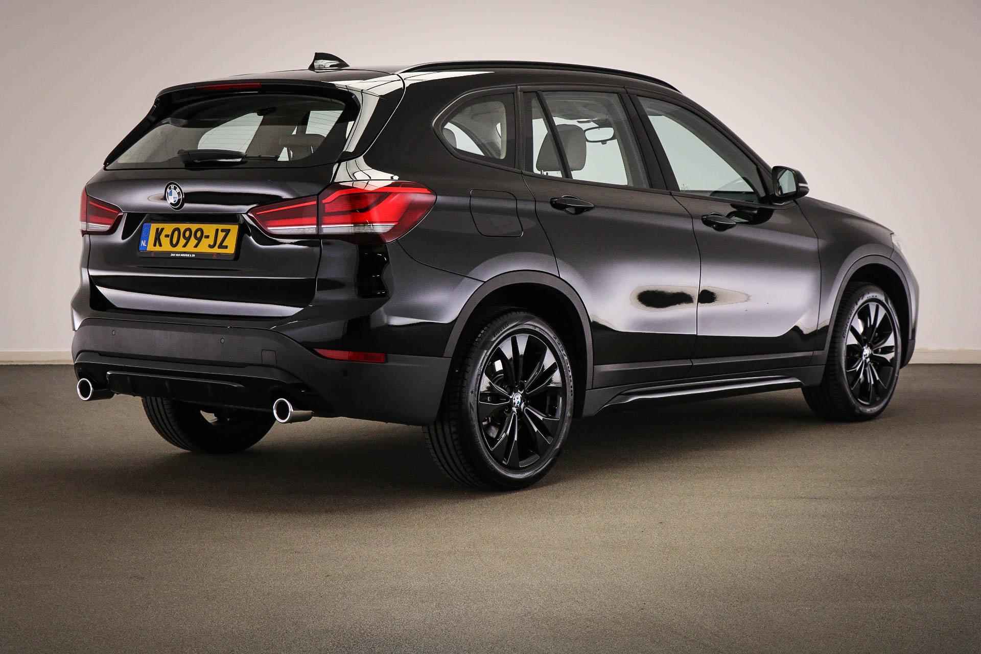 BMW X1 sDrive20i Executive Edition | COMFORT / SPORT LINE / AUDIO MEDIA- PACK - 2/57