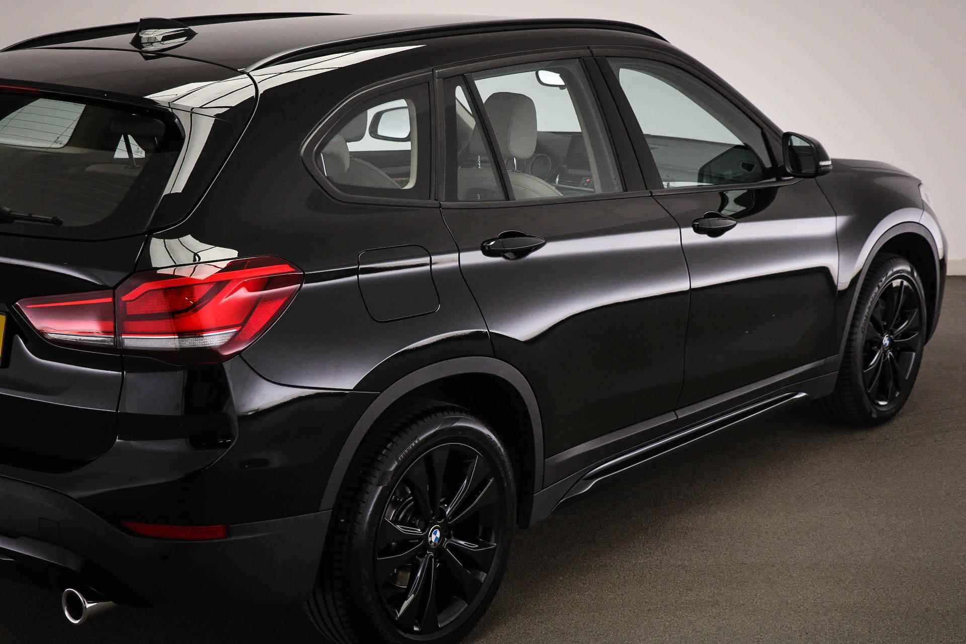 BMW X1 sDrive20i Executive Edition | COMFORT / SPORT LINE / AUDIO MEDIA- PACK - 23/57