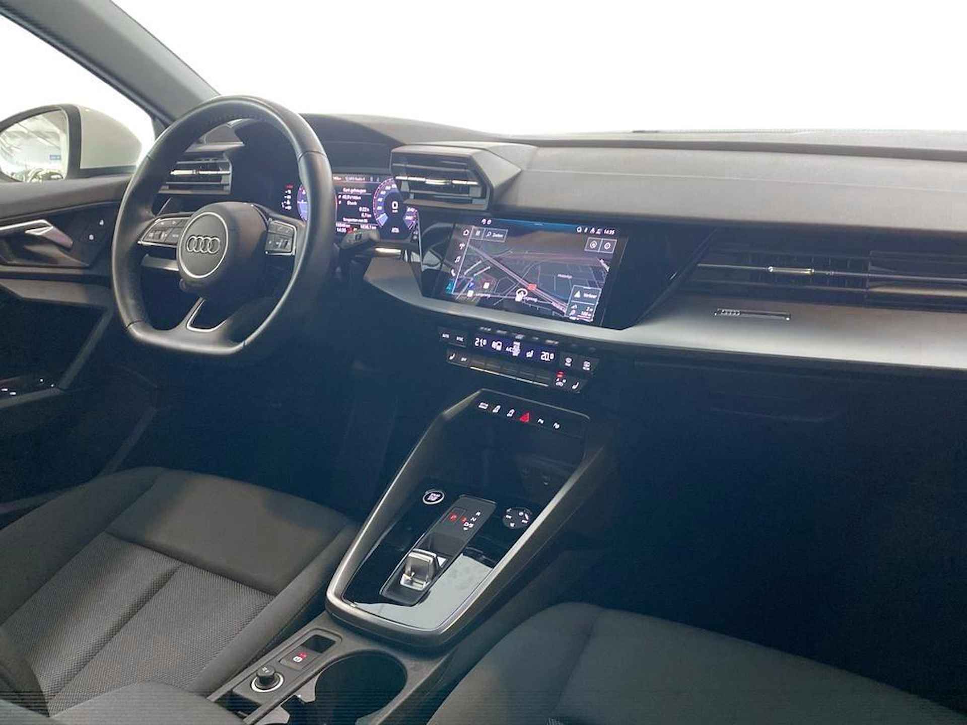 Audi A3 Sportback 35 TFSI Advanced edition S-tronic / Achteruitrijcamera / Airconditioning 2 zones / Digitale radio - 14/34