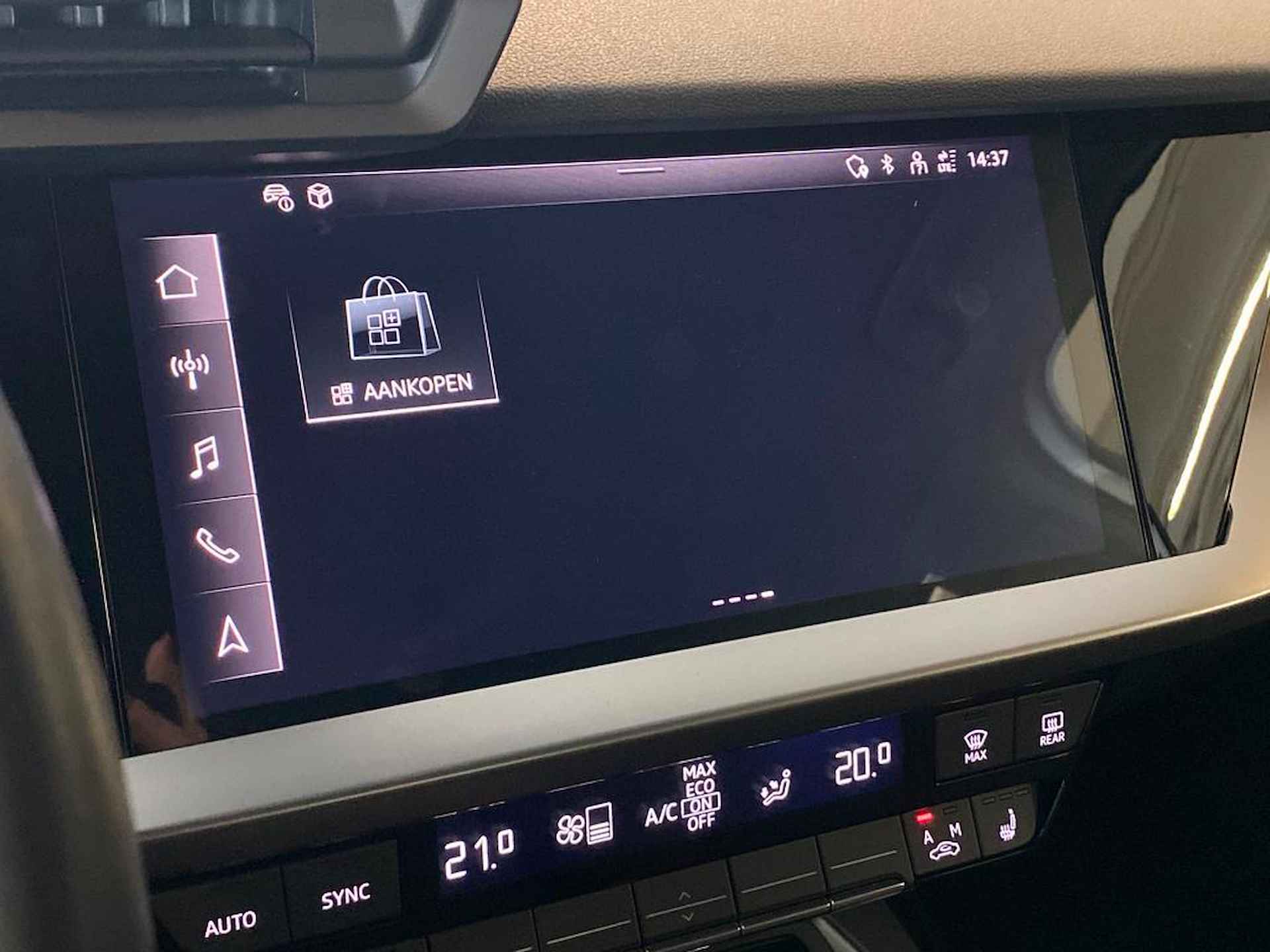 Audi A3 Sportback 35 TFSI Advanced edition S-tronic / Achteruitrijcamera / Airconditioning 2 zones / Digitale radio - 27/34