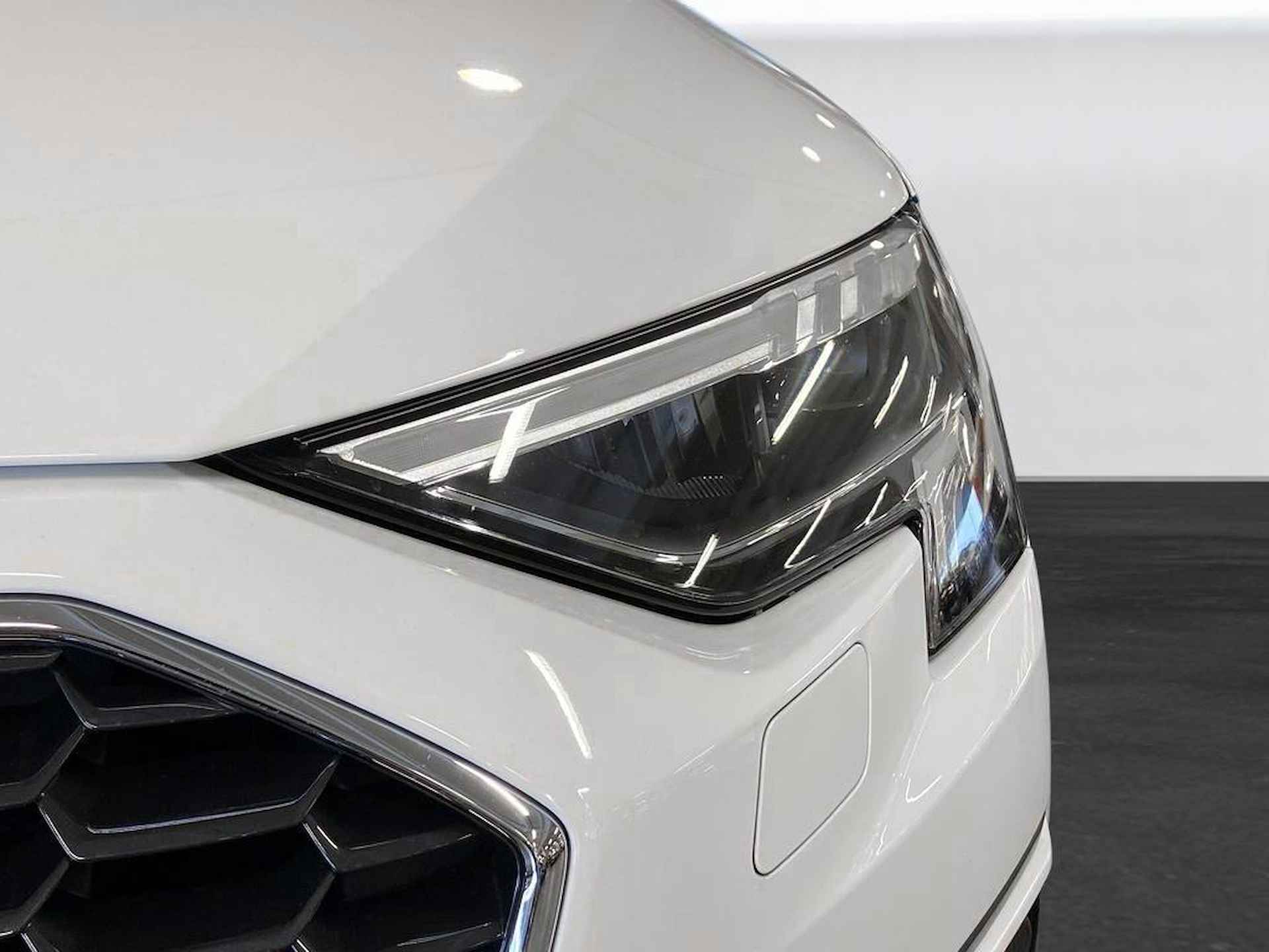 Audi A3 Sportback 35 TFSI Advanced edition S-tronic / Achteruitrijcamera / Airconditioning 2 zones / Digitale radio - 33/34
