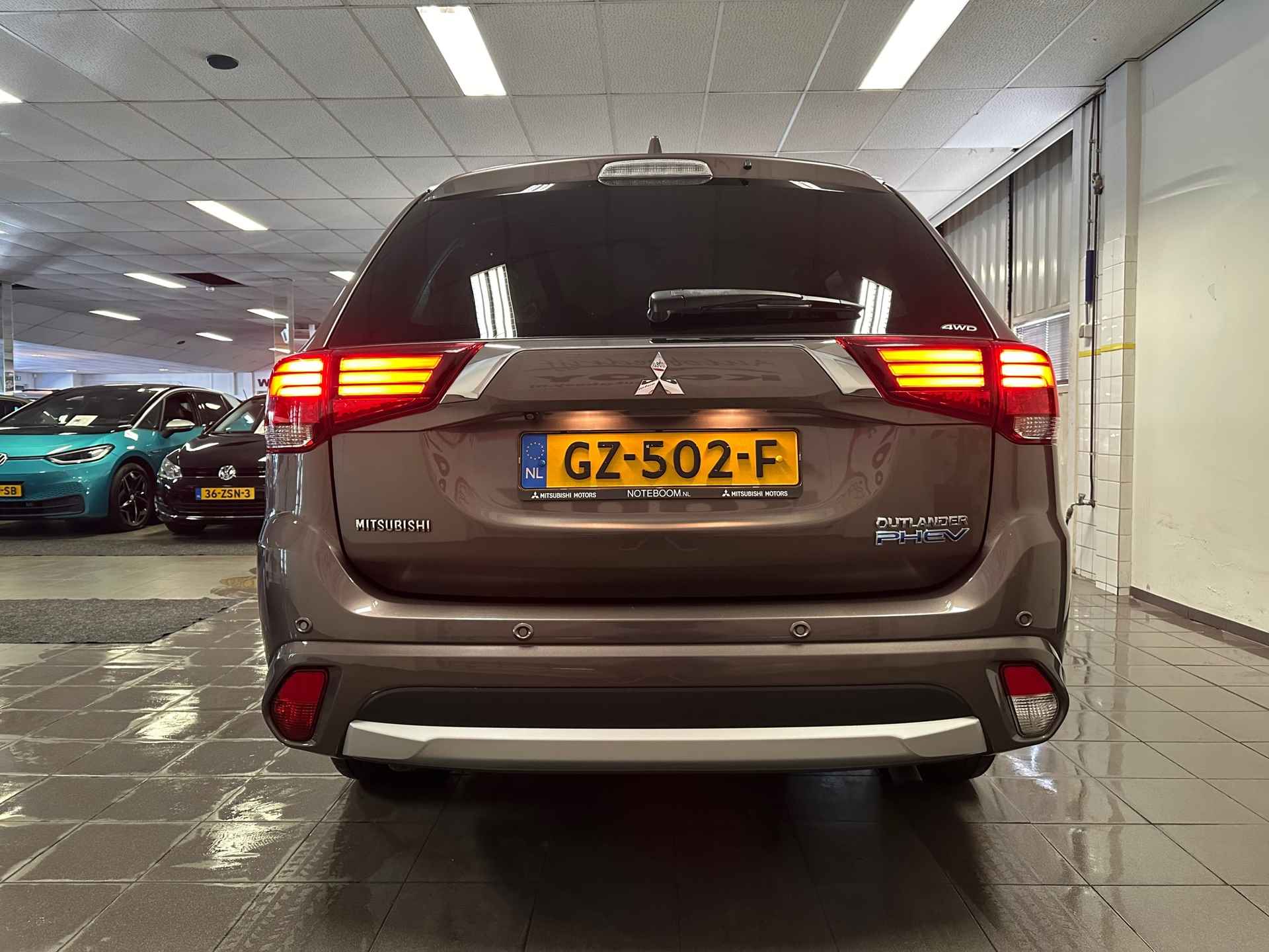 Mitsubishi Outlander 2.0 PHEV Executive Edition * Dealer onderhouden / Camera / Navigatie / NL Auto * - 4/23