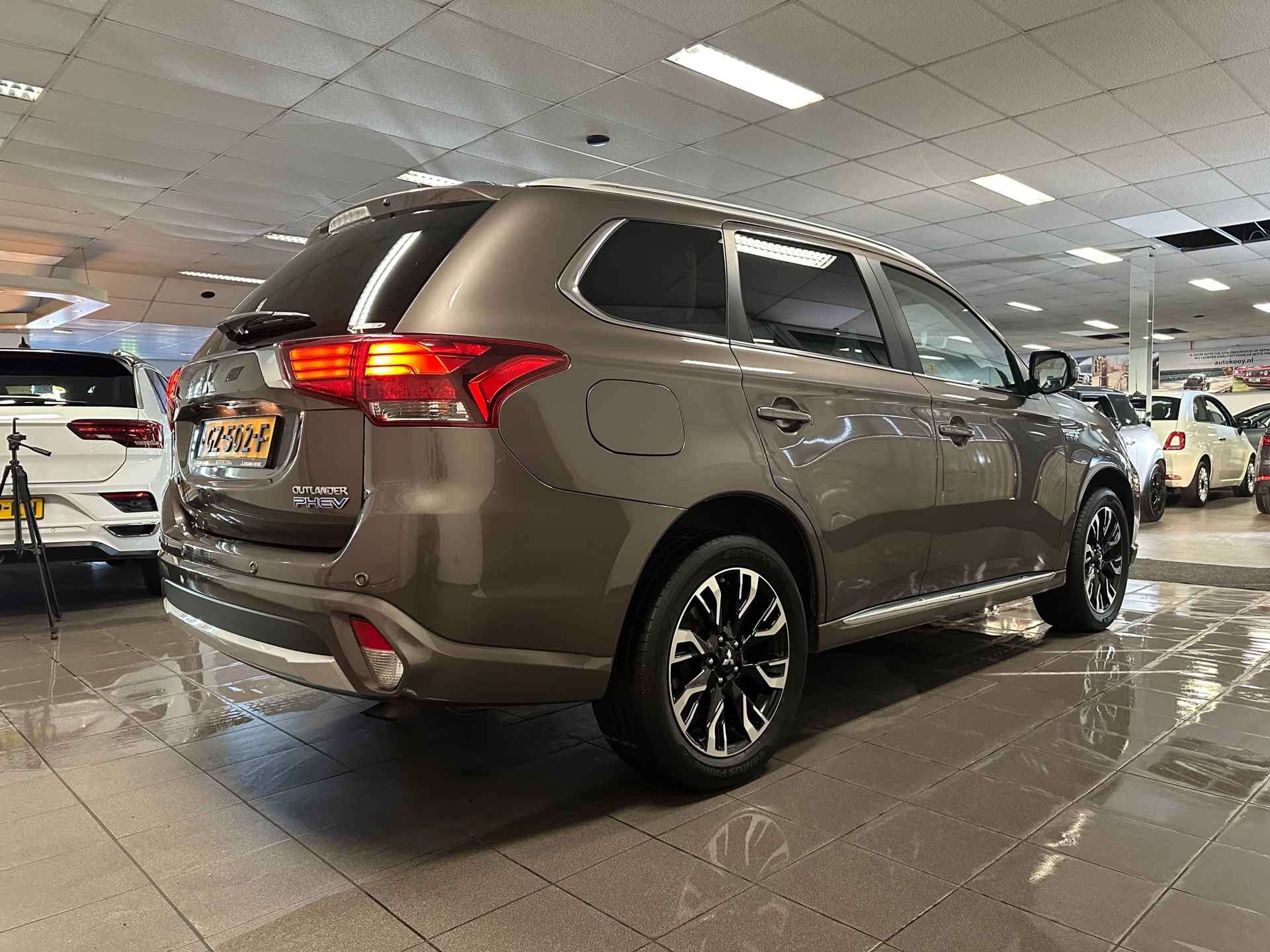 Mitsubishi Outlander 2.0 PHEV Executive Edition * Dealer onderhouden / Camera / Navigatie / NL Auto * - 6/23