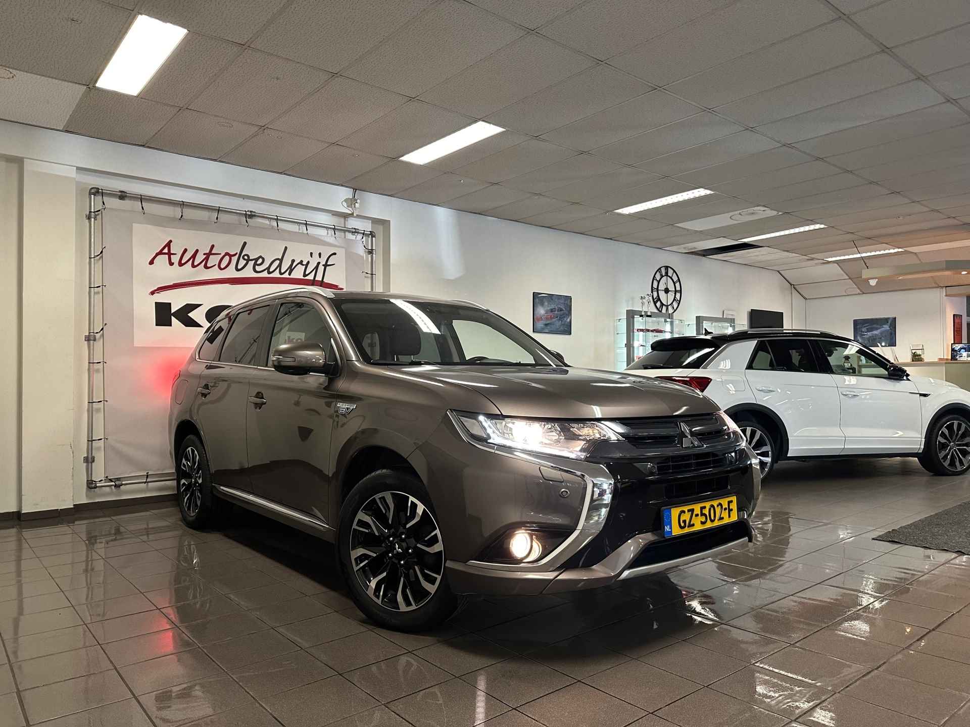 Mitsubishi Outlander 2.0 PHEV Executive Edition * Dealer onderhouden / Camera / Navigatie / NL Auto * - 7/23