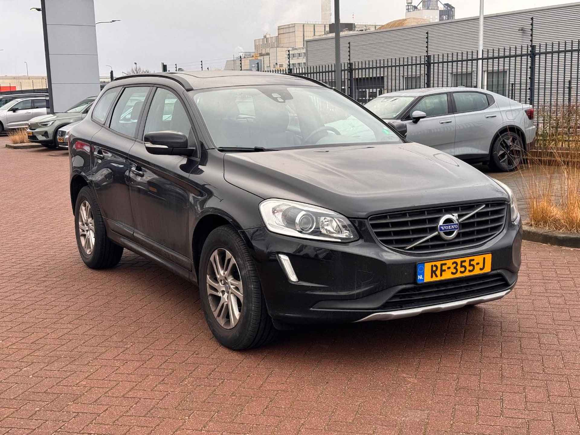 Volvo XC60 2.0 D4 FWD Polar | Schuif-/ kantel Panoramadak | Trekhaak | Stoelverwarming | Lederen bekleding | Navigatie | Xenon koplampen | - 3/7