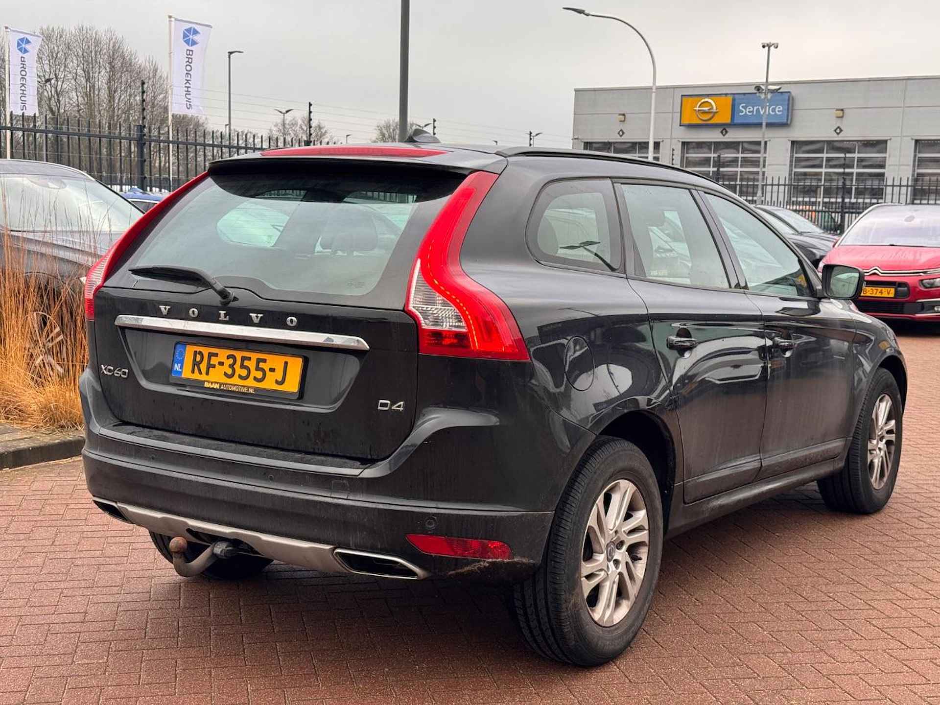 Volvo XC60 2.0 D4 FWD Polar | Schuif-/ kantel Panoramadak | Trekhaak | Stoelverwarming | Lederen bekleding | Navigatie | Xenon koplampen | - 4/7