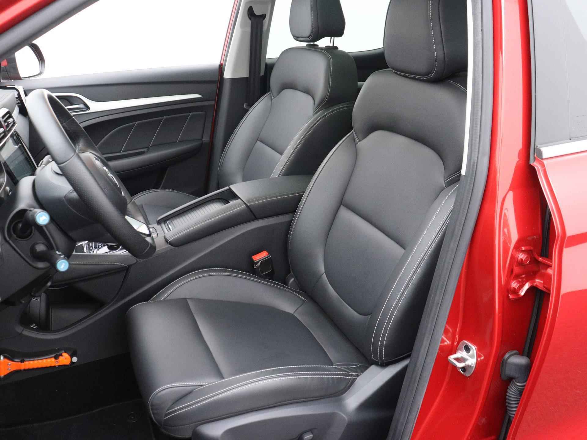 MG ZS EV Luxury 45 kWh | Panorama/ Schuif-kanteldak | LMV | Cam | Adapt. Cruise Control | DAB | Navigatie | Airco | - 4/23