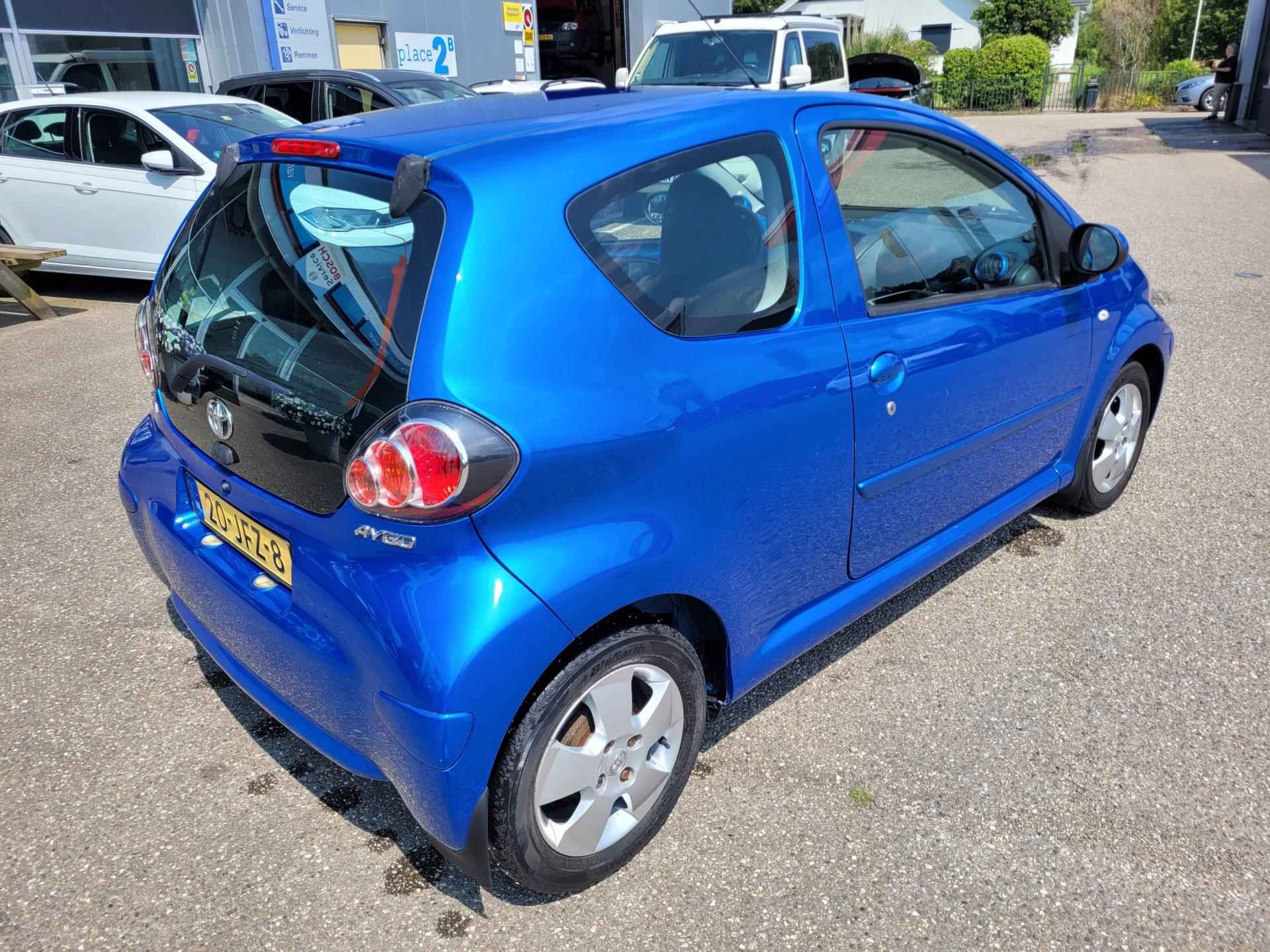 Toyota Aygo 1.0-12V Dynamic Blue AIRCO - 7/28