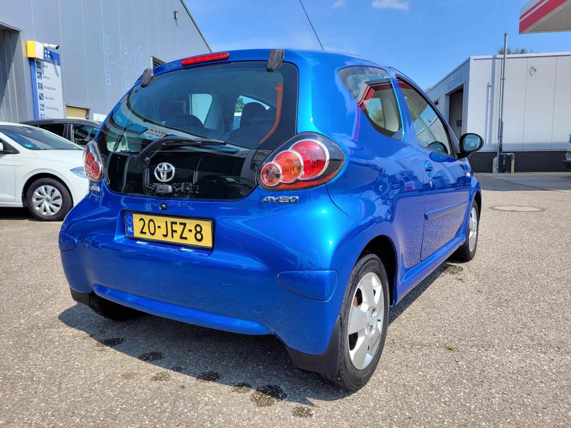 Toyota Aygo 1.0-12V Dynamic Blue AIRCO - 14/28