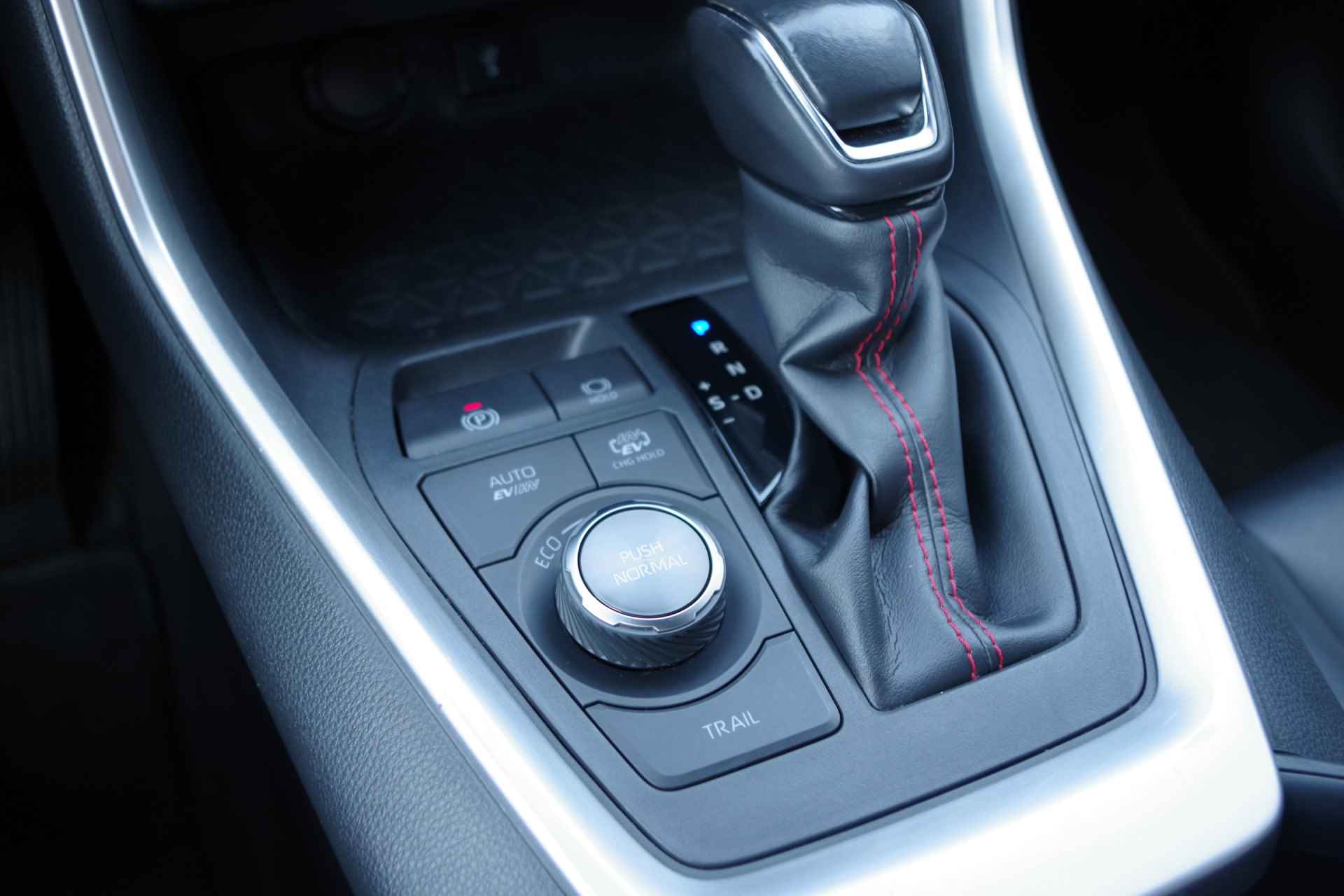 Toyota RAV4 2.5 Plug-in Hybrid AWD 306 PK Bi-Tone Plus, JBL-Sound, Afneembare Trekhaak, Camera, CarPlay - 27/37