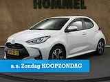 Toyota Yaris 1.5 Hybrid Team D - PARKEERSENSOREN VOOR EN ACHTER - STUUR EN STOEL VERWARMING - ADAPTIVE CRUISE CONTROL - DRAADLOZE TELEFOONLADER - DODEHOEK DETECTIE