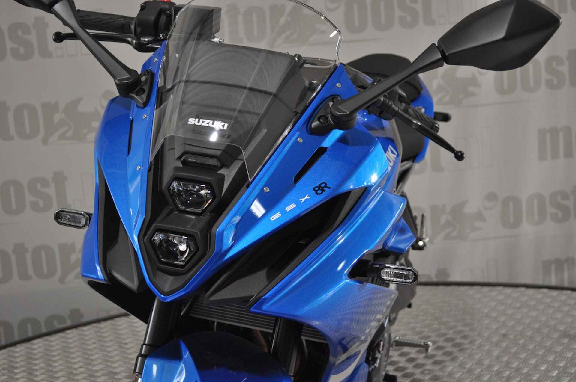 SUZUKI Gsx-8r - 10/18