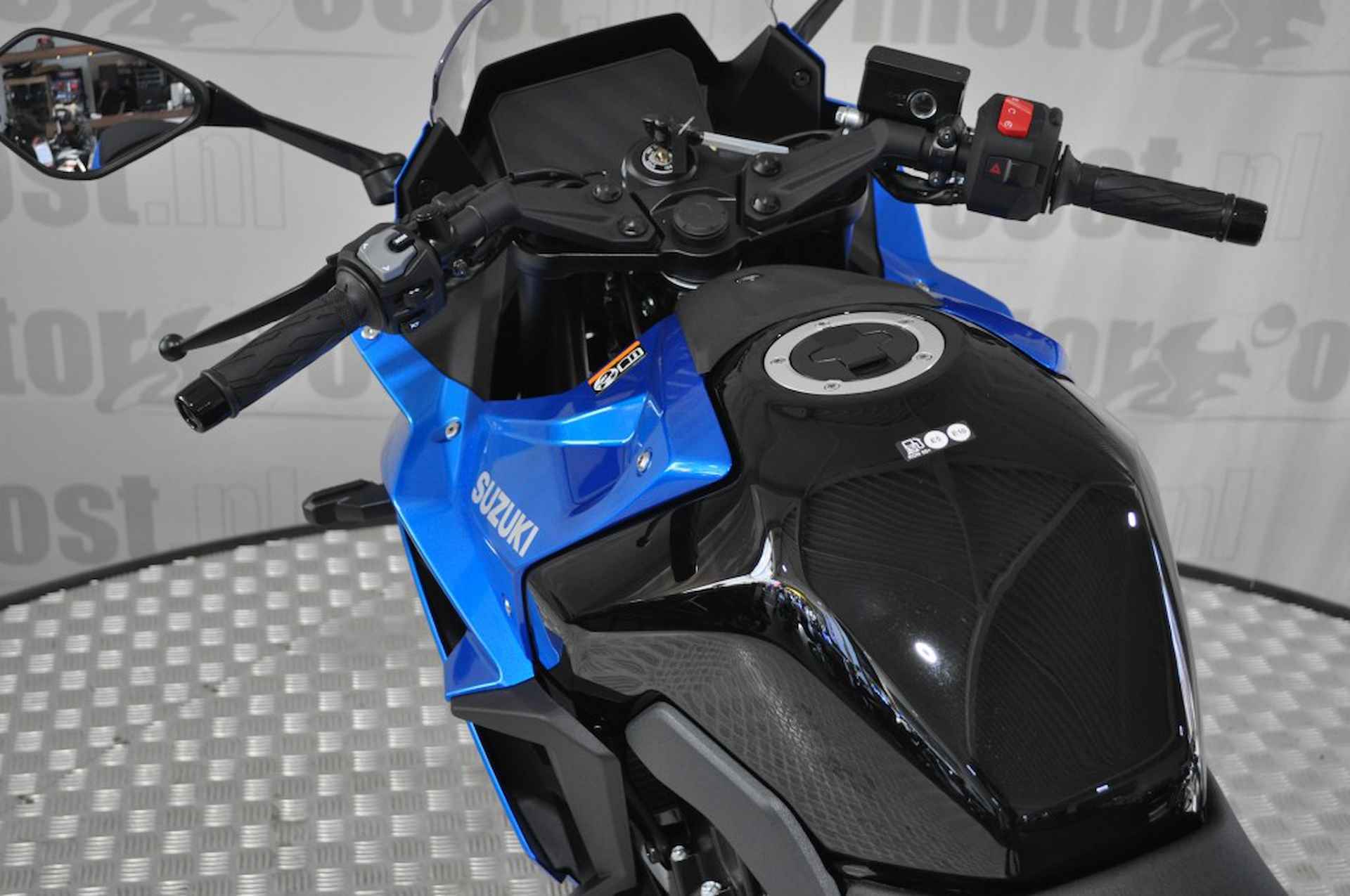 SUZUKI Gsx-8r - 15/18