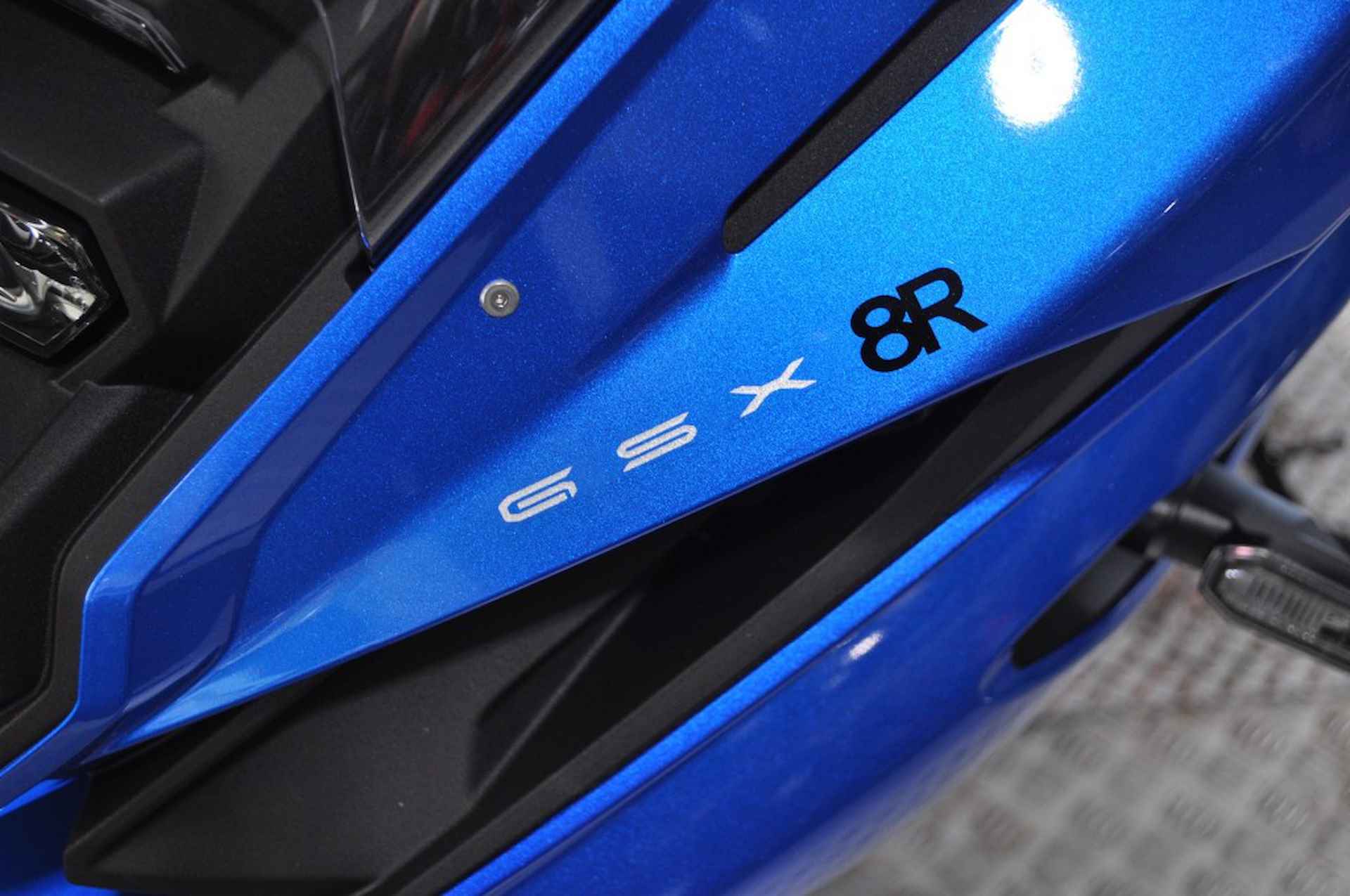 SUZUKI Gsx-8r - 16/18