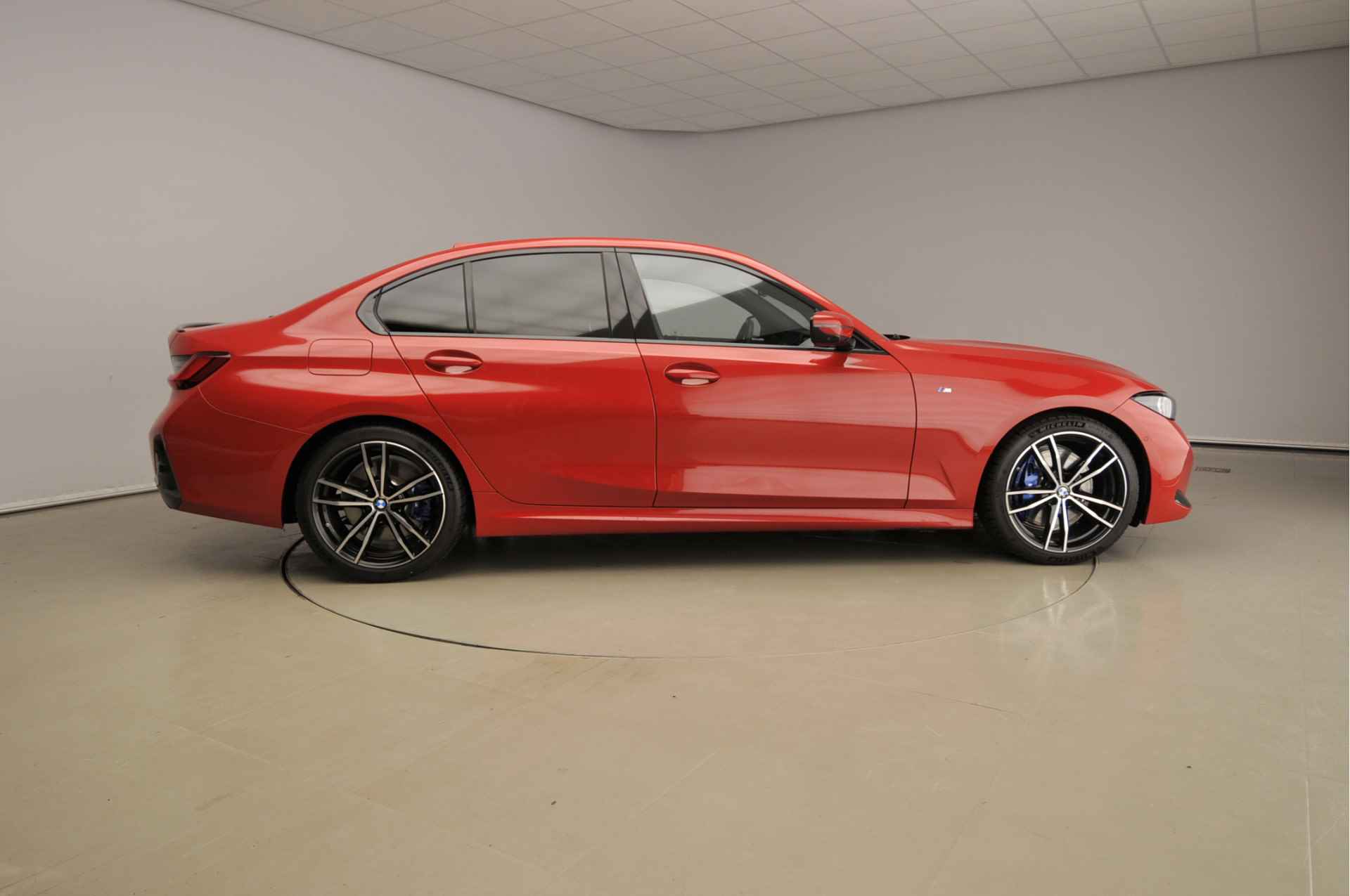 BMW 3 Serie Sedan 330d M-Sportpakket / LED / Leder / Navigatie / Eletr. zetels / Sportstoelen / DAB / Harman-kardon sound / Alu 19 inch - 5/40