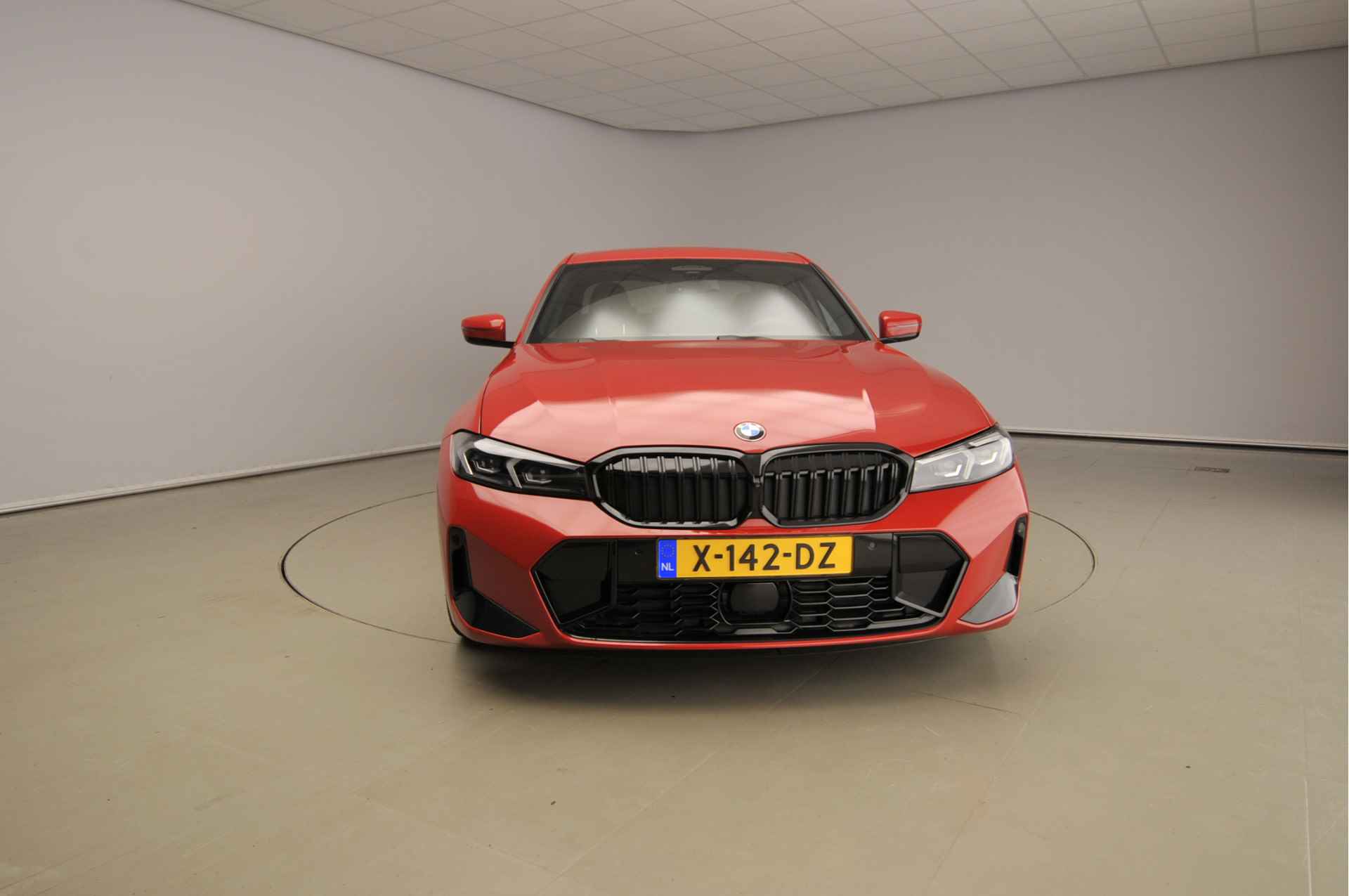 BMW 3 Serie Sedan 330d M-Sportpakket / LED / Leder / Navigatie / Eletr. zetels / Sportstoelen / DAB / Harman-kardon sound / Alu 19 inch - 6/40