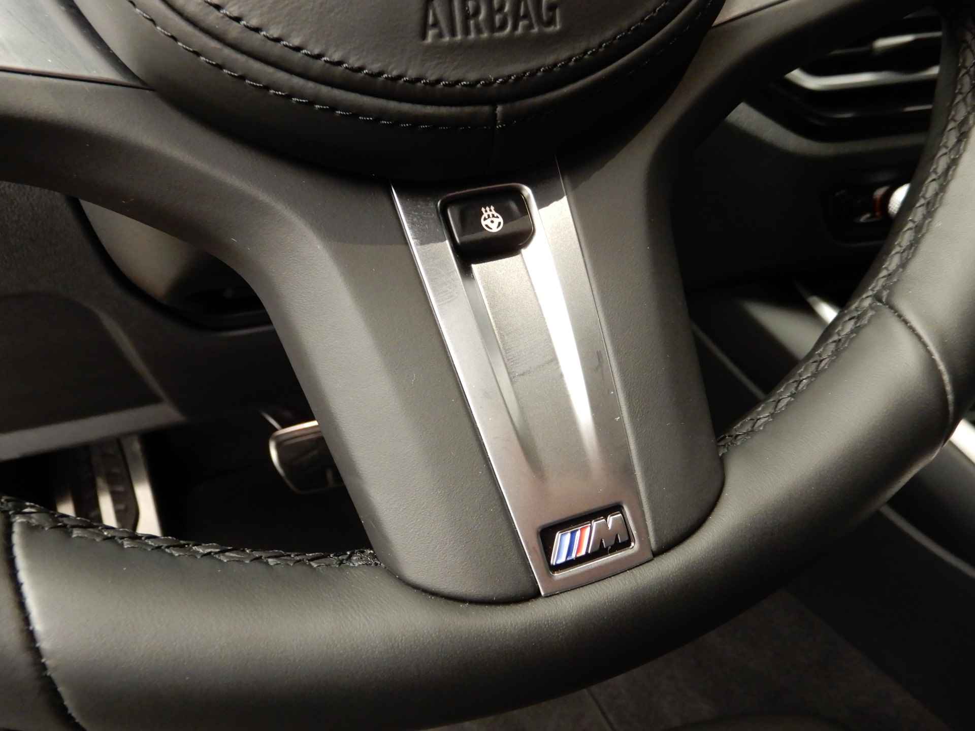 BMW 3 Serie Sedan 330d M-Sportpakket / LED / Leder / Navigatie / Eletr. zetels / Sportstoelen / DAB / Harman-kardon sound / Alu 19 inch - 21/40