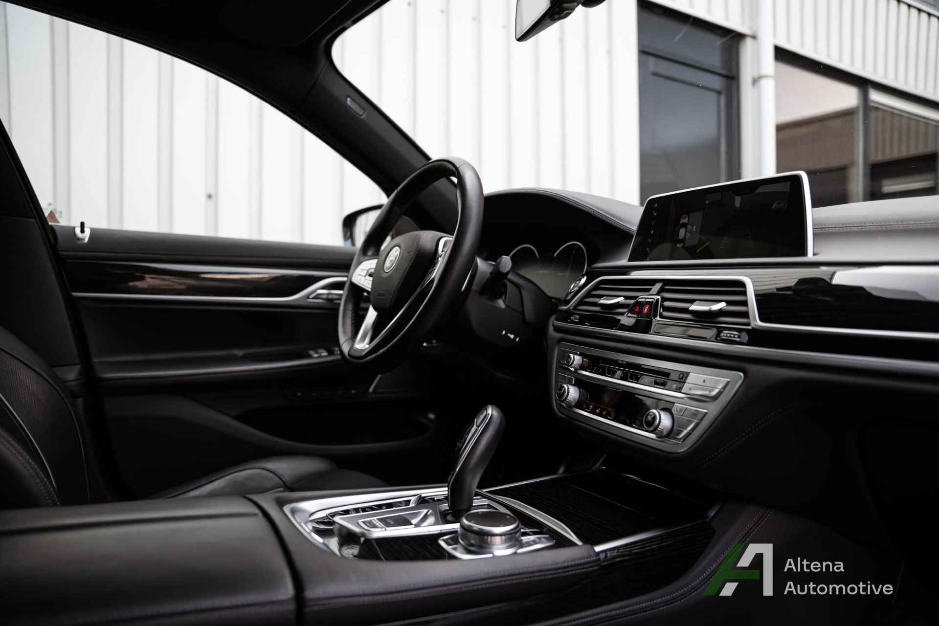 BMW 7-serie 740e iPerformance High Executive M sport, Comfortstoelen, Parking ass. plus, Driving Ass. Prof., Soft-close, Panodak, laser lights, head-up, Massage, - 39/66