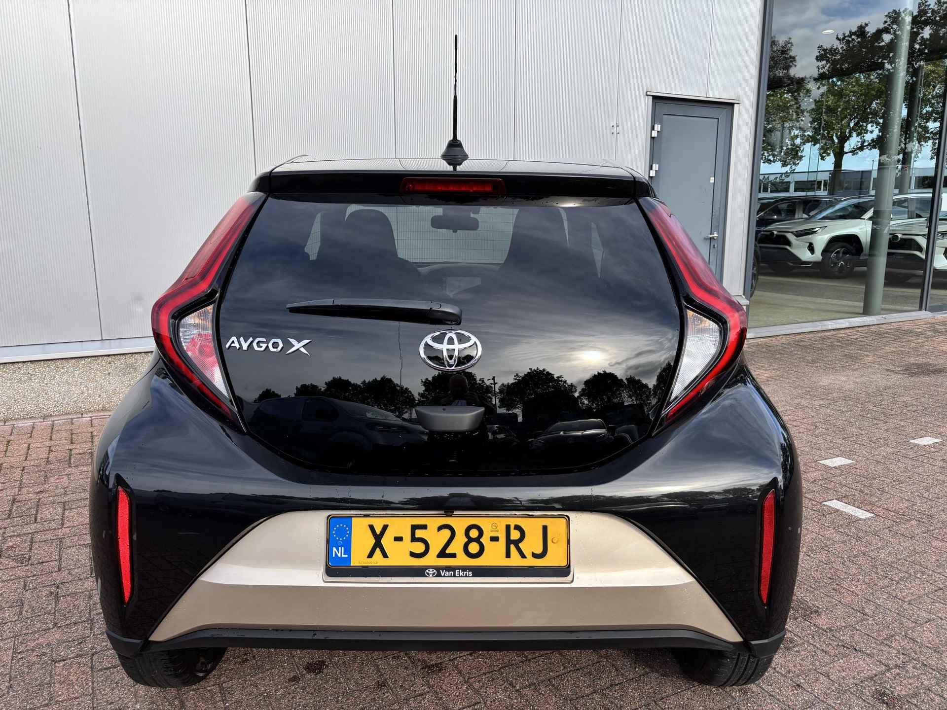 Toyota Aygo X 1.0 VVT-i MT Pulse Climate controle, LM velgen,Adaptive Cruise Controle, Mistlampen - 30/35