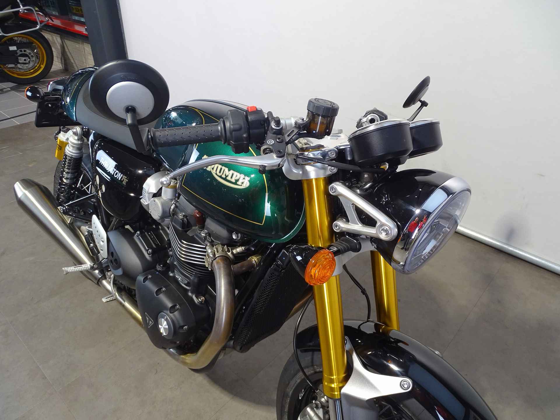 Triumph THRUXTON 1200 R FINAL EDITION - 2/9