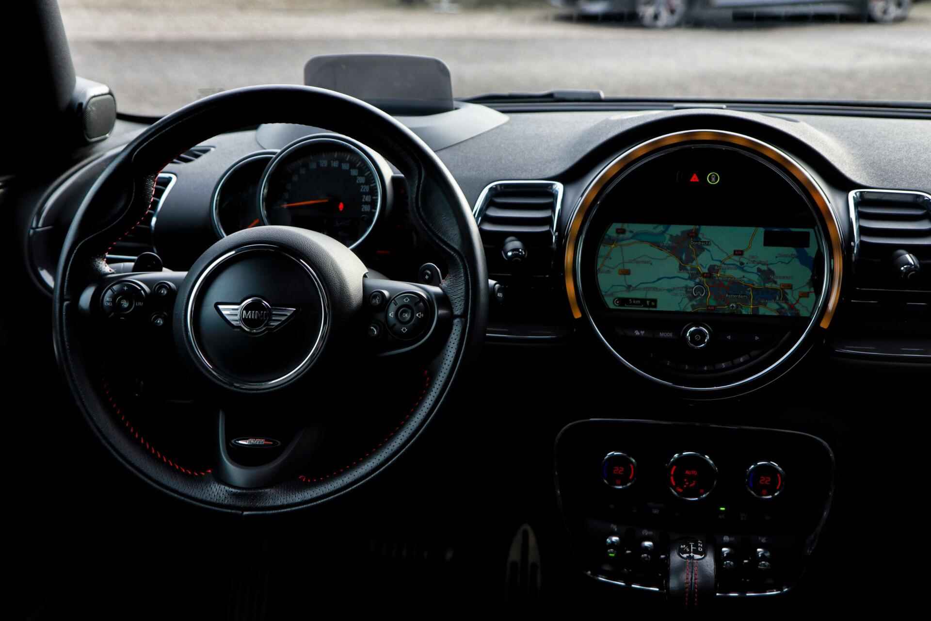 Mini Clubman 2.0 Cooper S Chili JCW-Pakket /LED/PANODAK/HEAD-UP/MEMORY/ACC/HARMAN-KARDON/KEYLESS/CAMERA! - 11/24