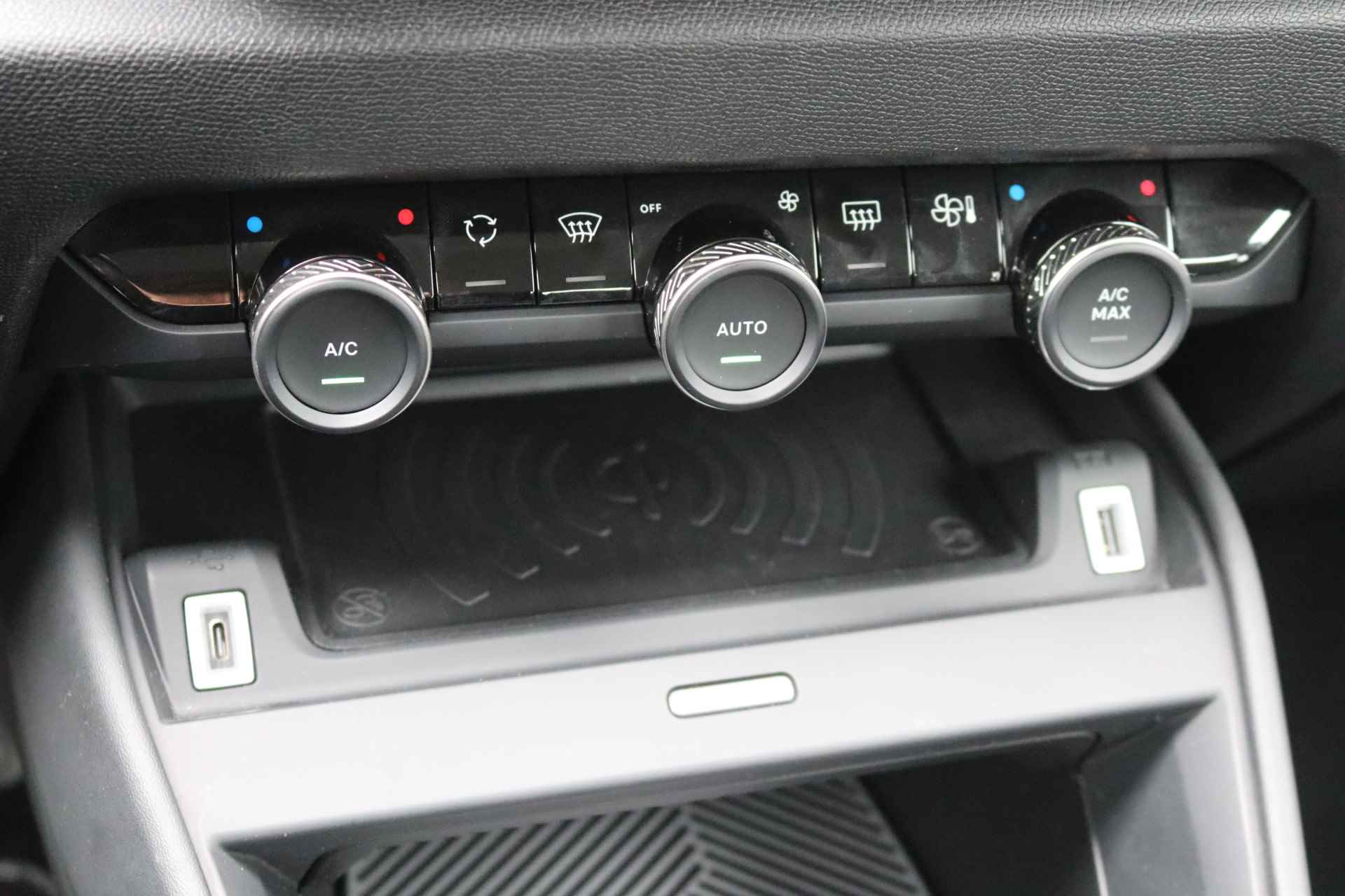 Citroën Ë-C4 Feel 50 kWh 3-Fase/Navigatie/Camera/Adaptive-Cruise/Head-up-Display - 25/32