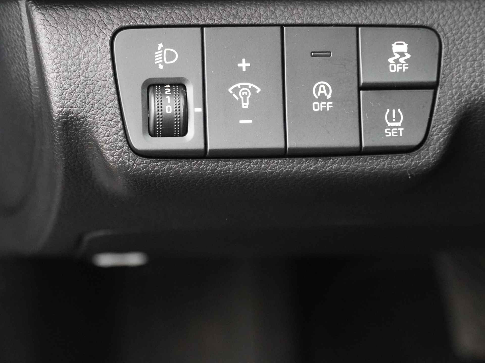 Kia Stonic 1.0 T-GDi MHEV DynamicPlusLine - LED Koplampen - Cruise Control - Navigatie - Climate Control - Apple/Android Carplay - Fabrieksgarantie Tot 2030 - 23/51